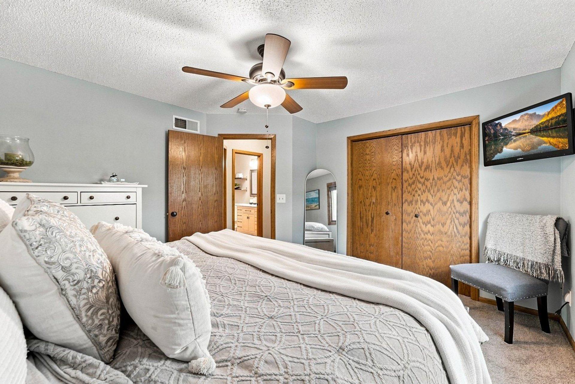 19002 Barrington Drive Property Photo 11