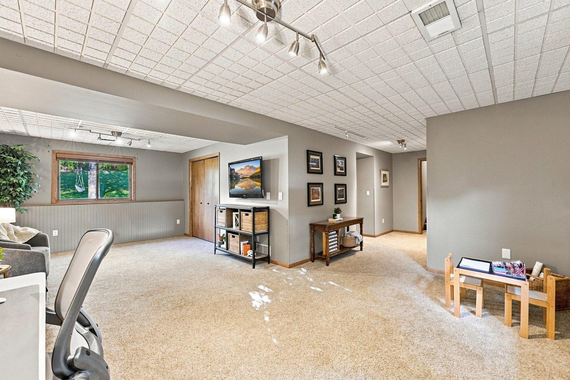 19002 Barrington Drive Property Photo 15