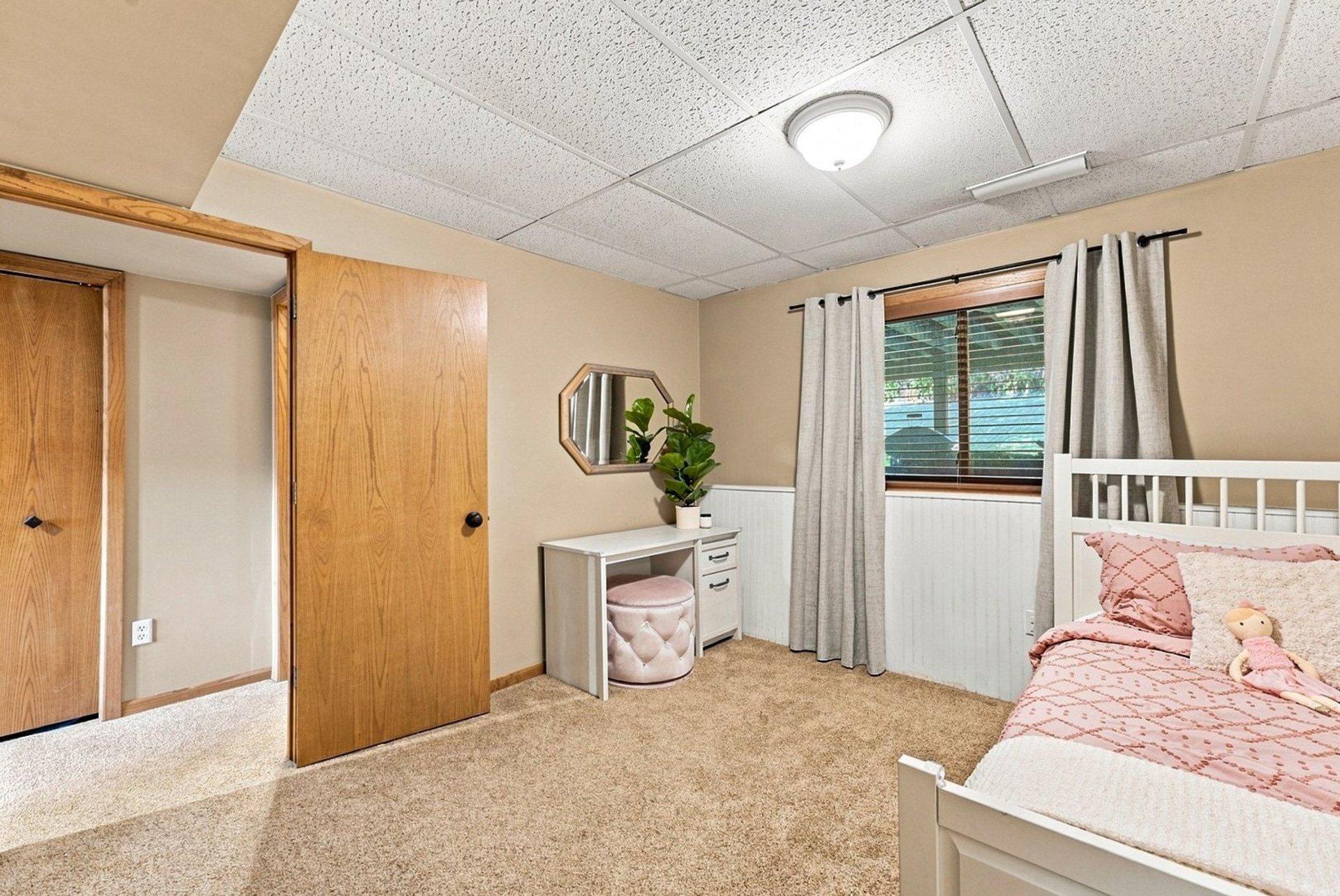 19002 Barrington Drive Property Photo 19