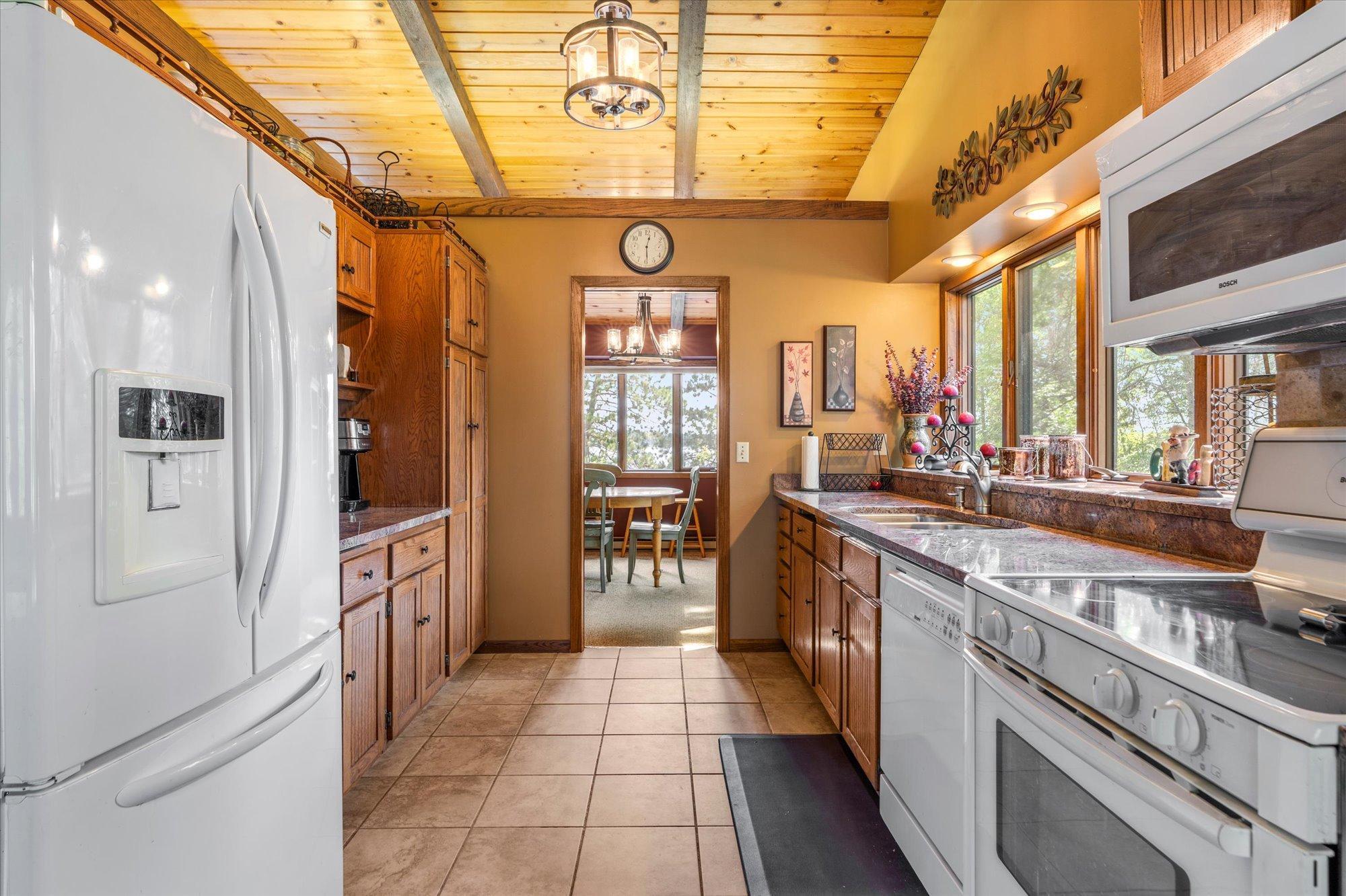 29270 Huxtable Point Road Property Photo 9