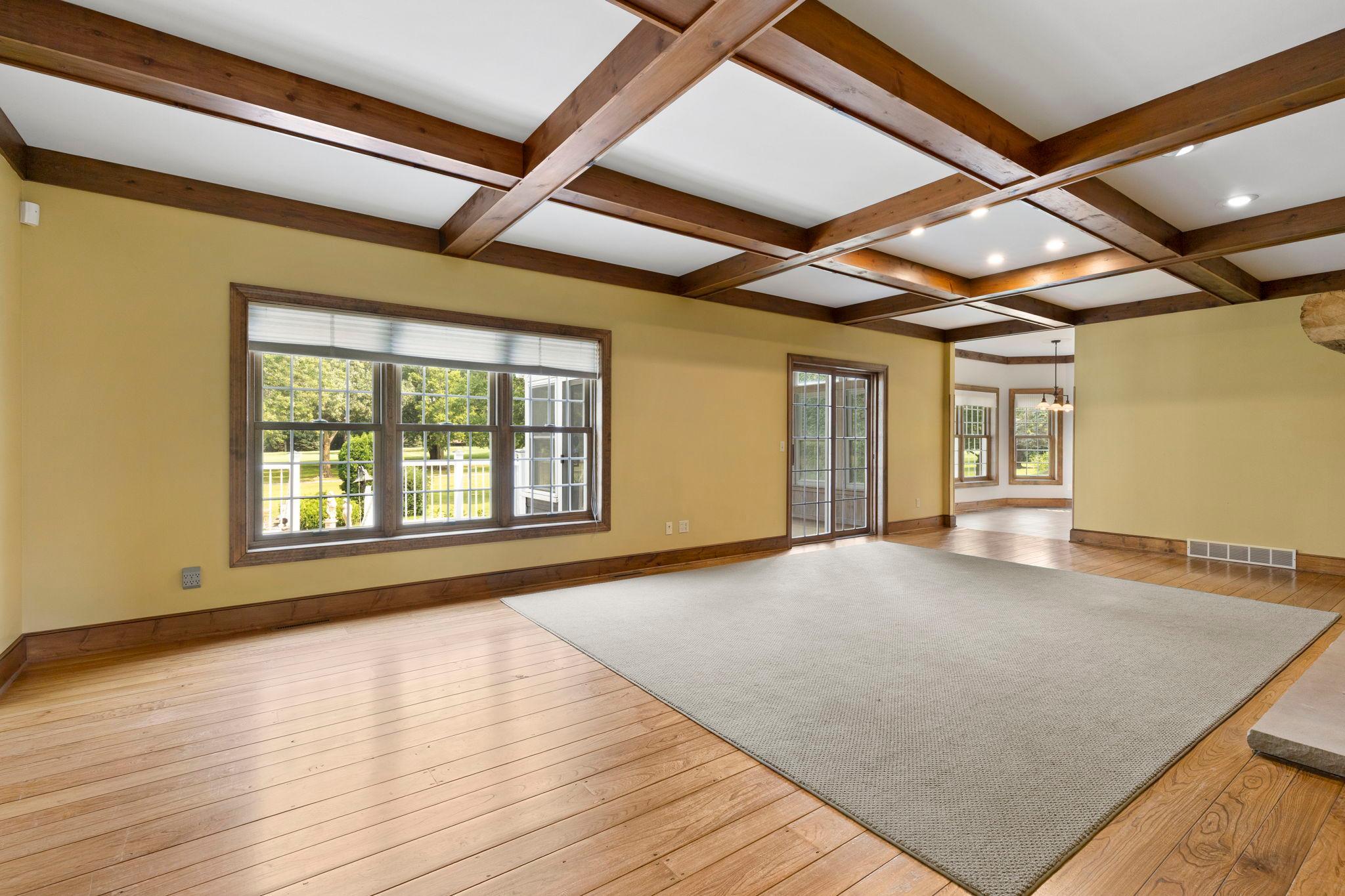 1001 Windcrest Drive Se Property Photo 10