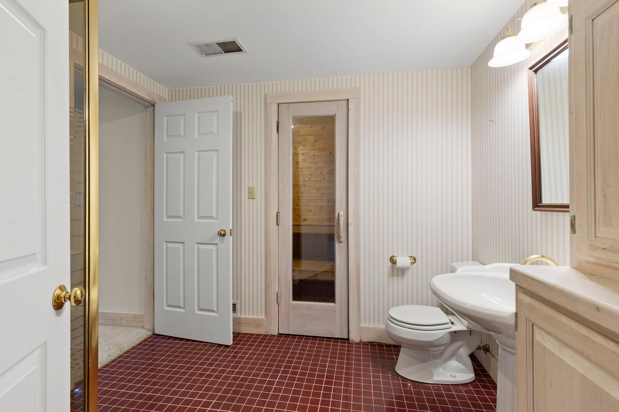 1001 Windcrest Drive Se Property Photo 37