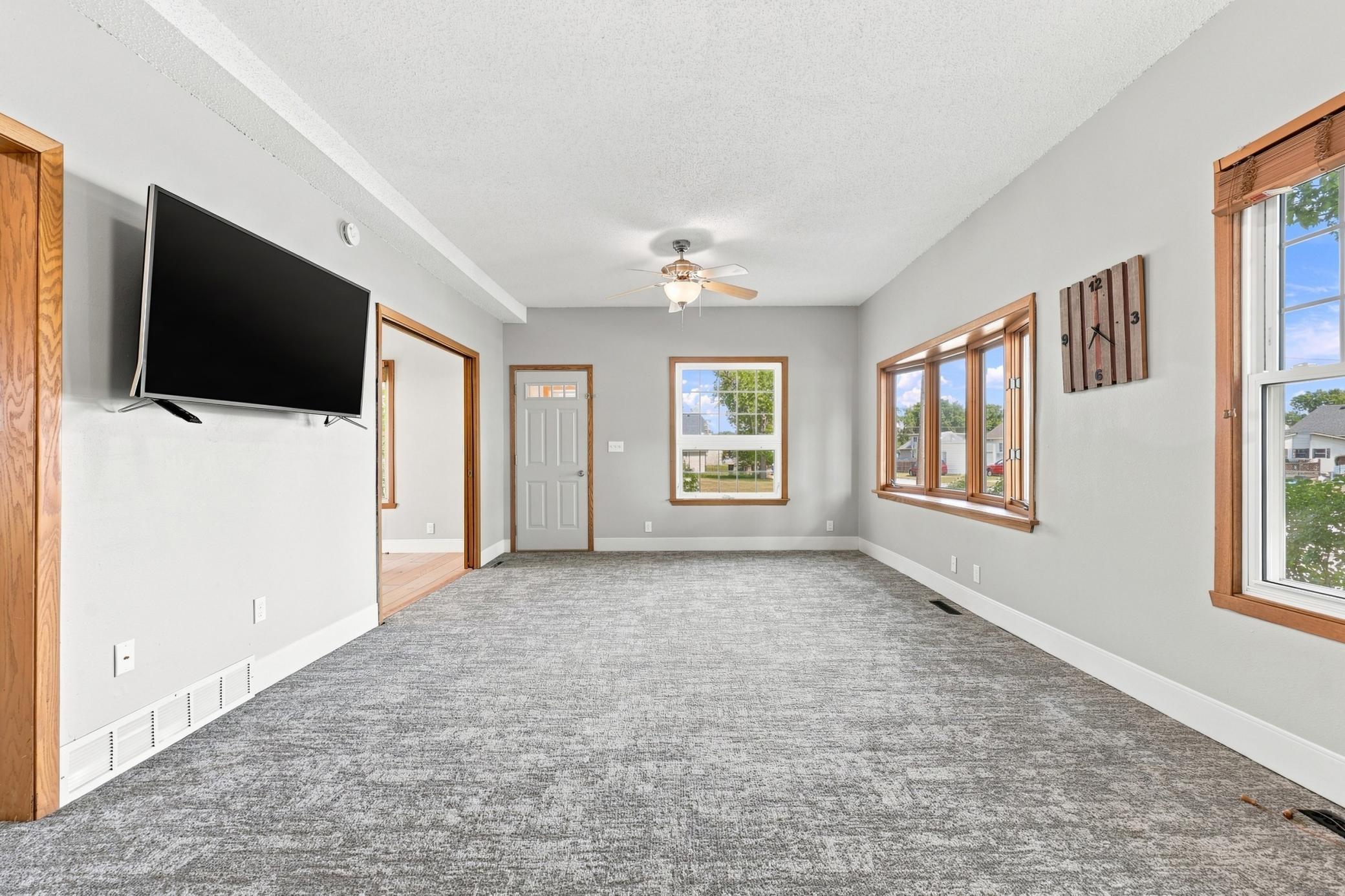 202 1st Avenue Sw Property Photo 6