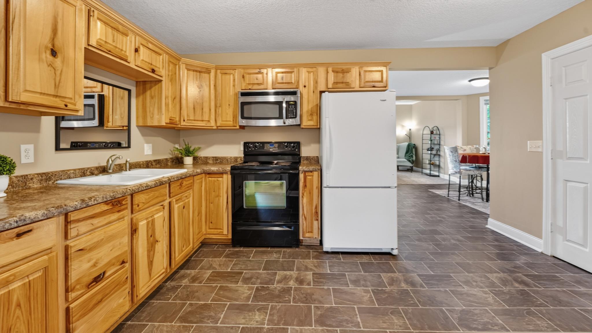 106 Lark Street Property Photo 10