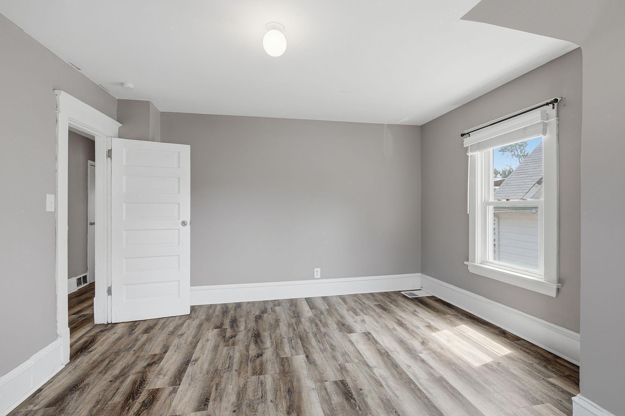 3541 Clinton Avenue Property Photo 4