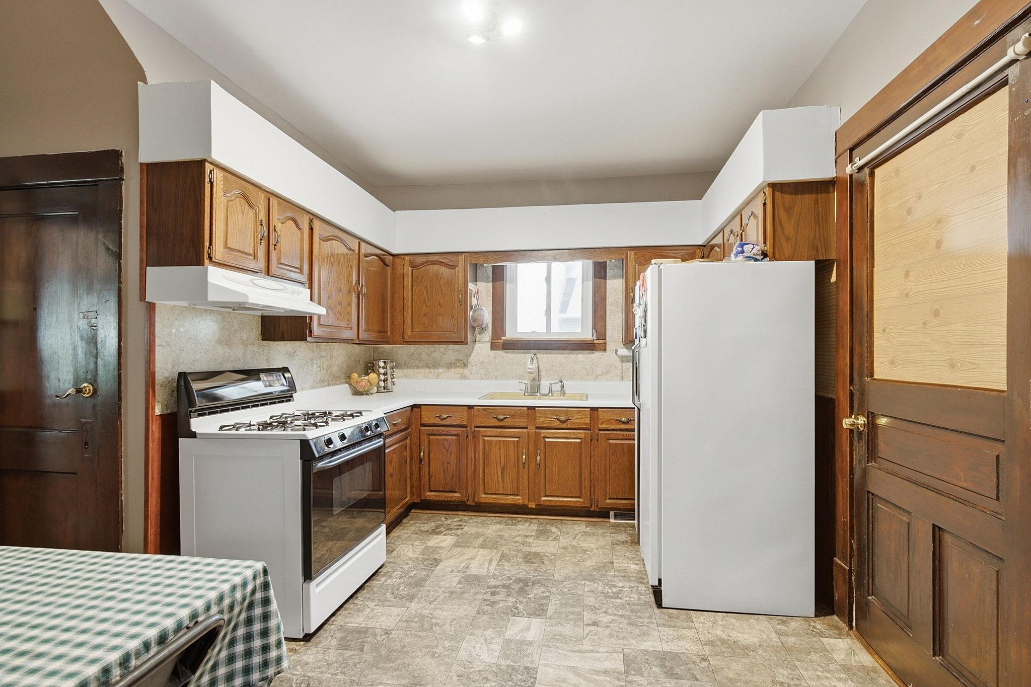 3541 Clinton Avenue Property Photo 14