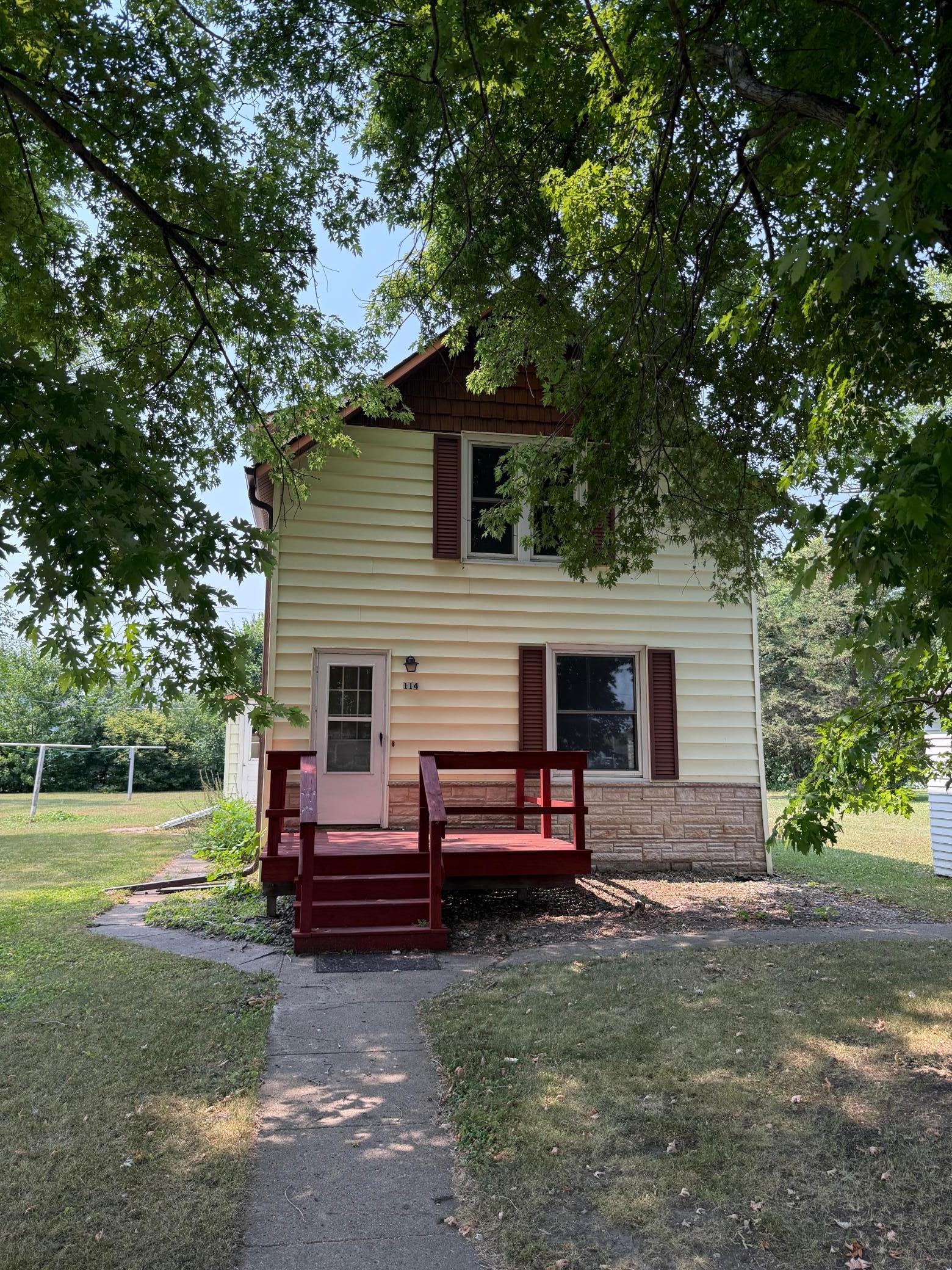 114 3rd Street N Property Photo 1