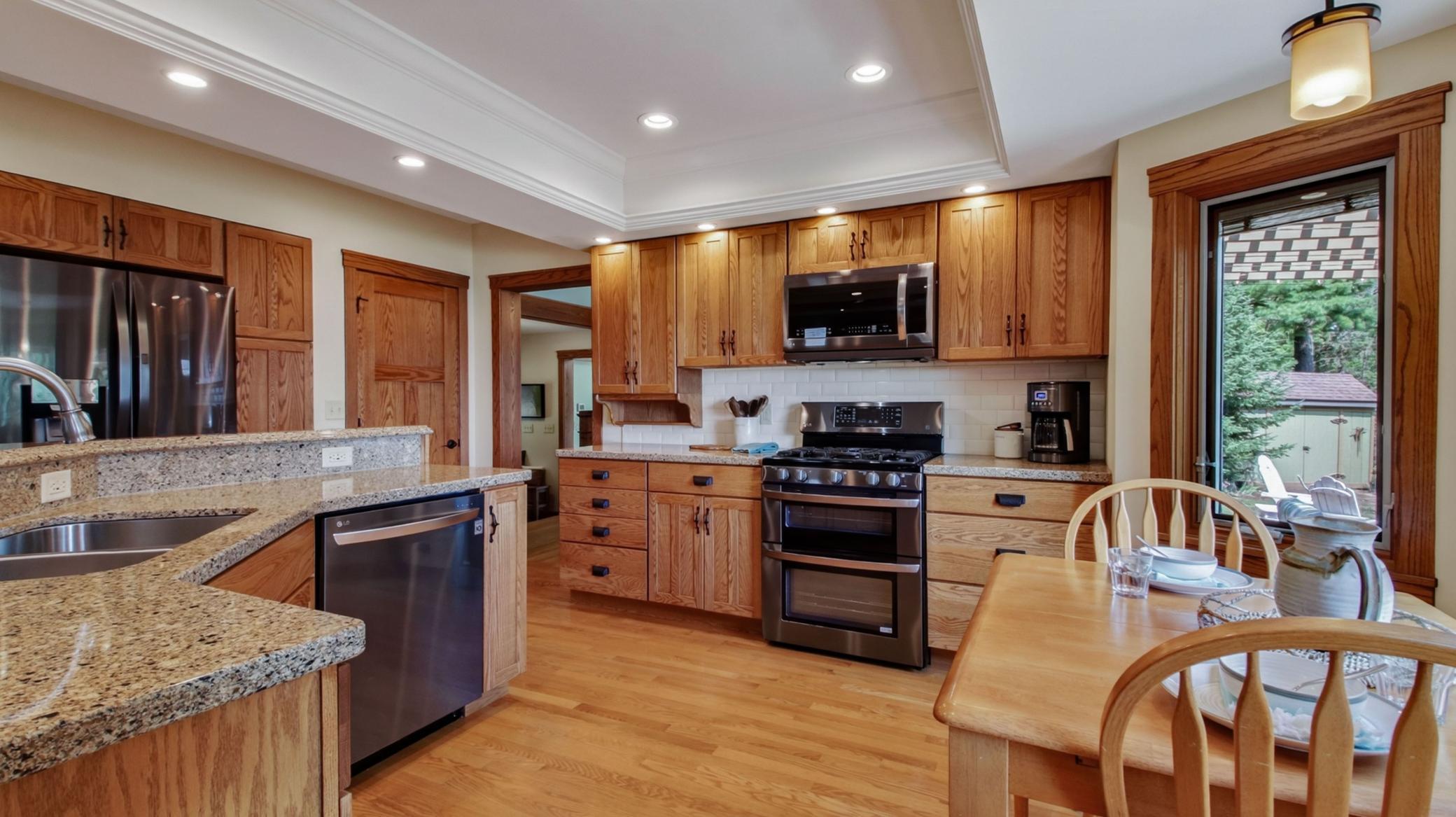4669 N North Shore Drive Property Photo 6