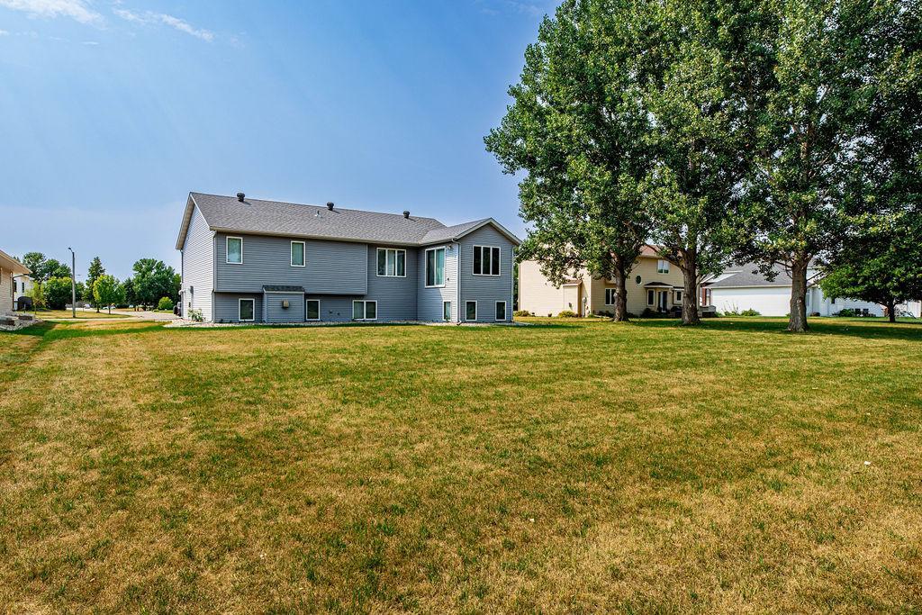 202 Fairway Drive Property Photo 4