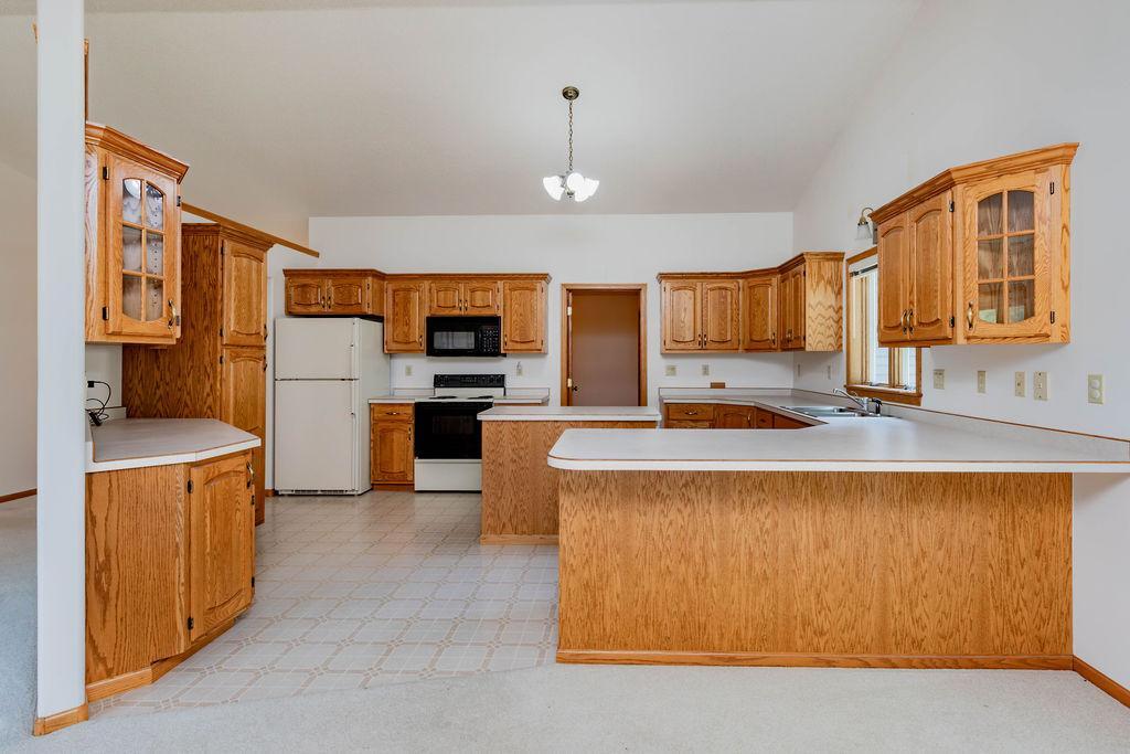 202 Fairway Drive Property Photo 14