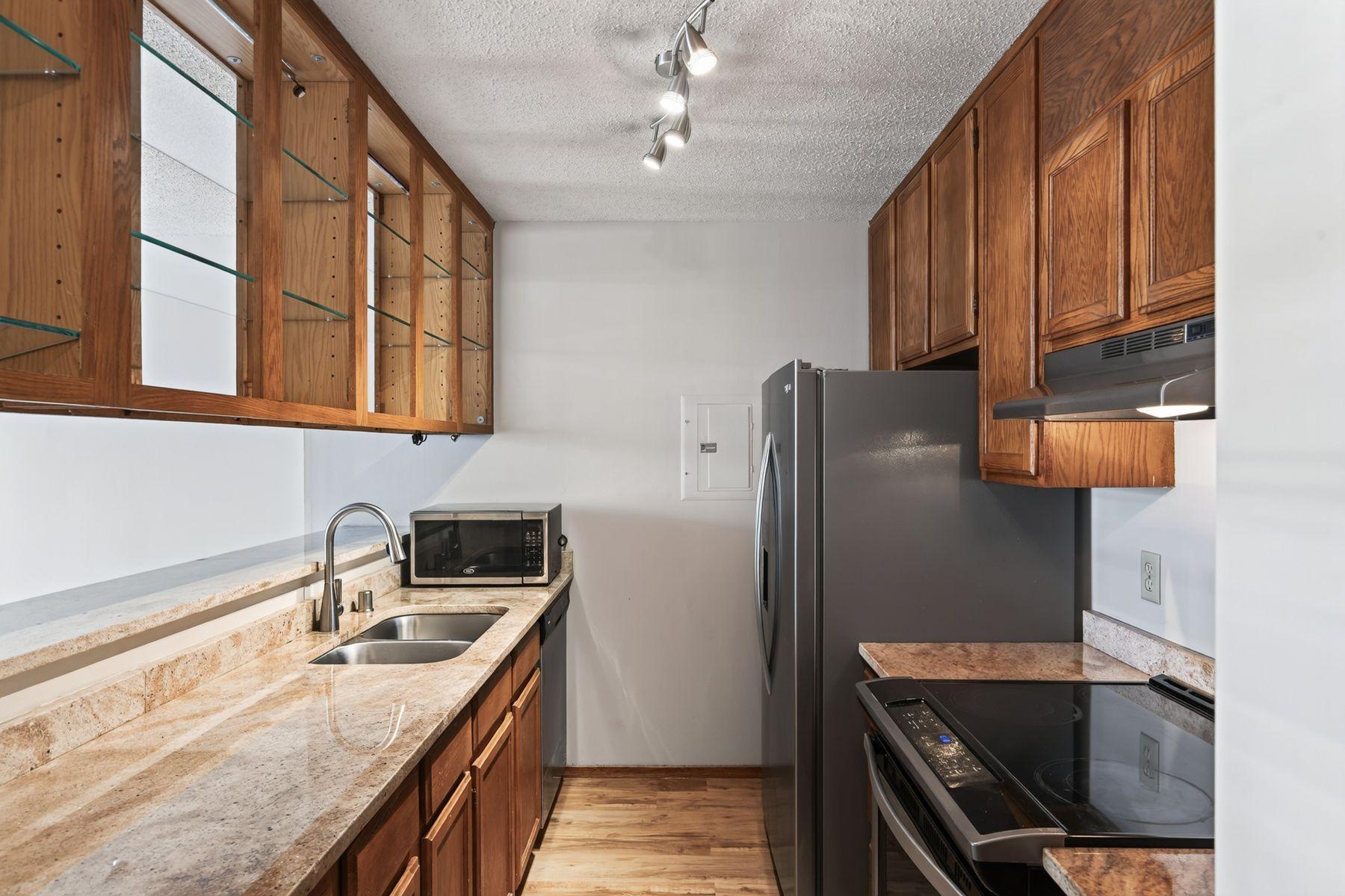 433 S 7th Street 2209 Property Photo 8