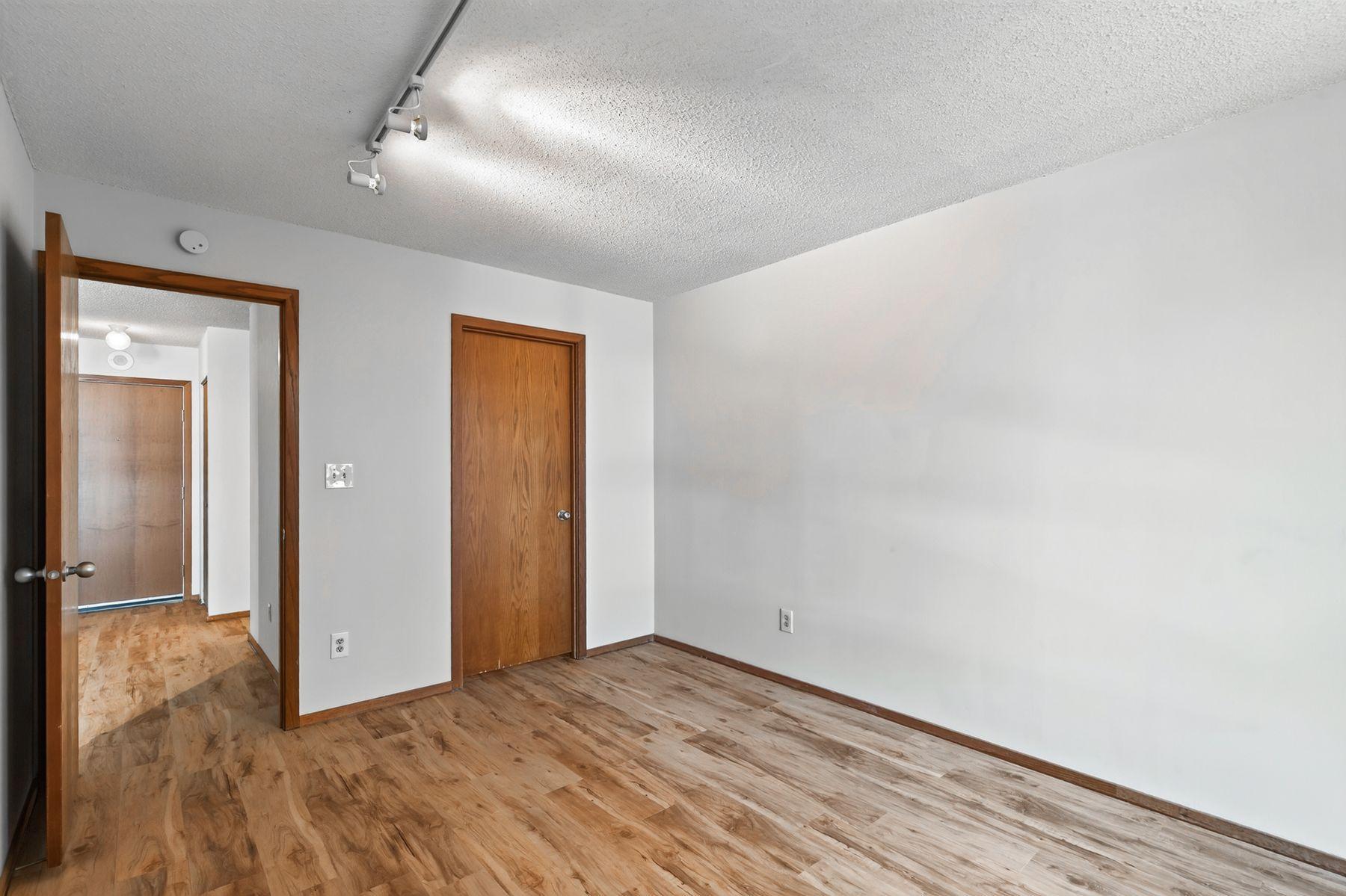433 S 7th Street 2209 Property Photo 14