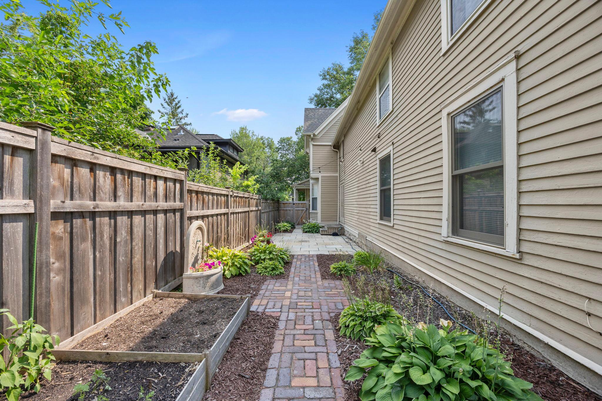 695 Fairmount Avenue Property Photo 29