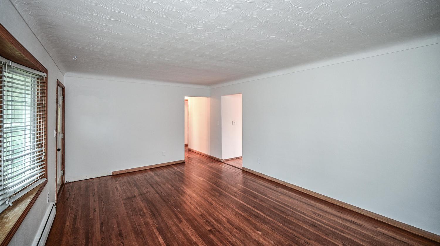 214 Poplar Street E Property Photo 11