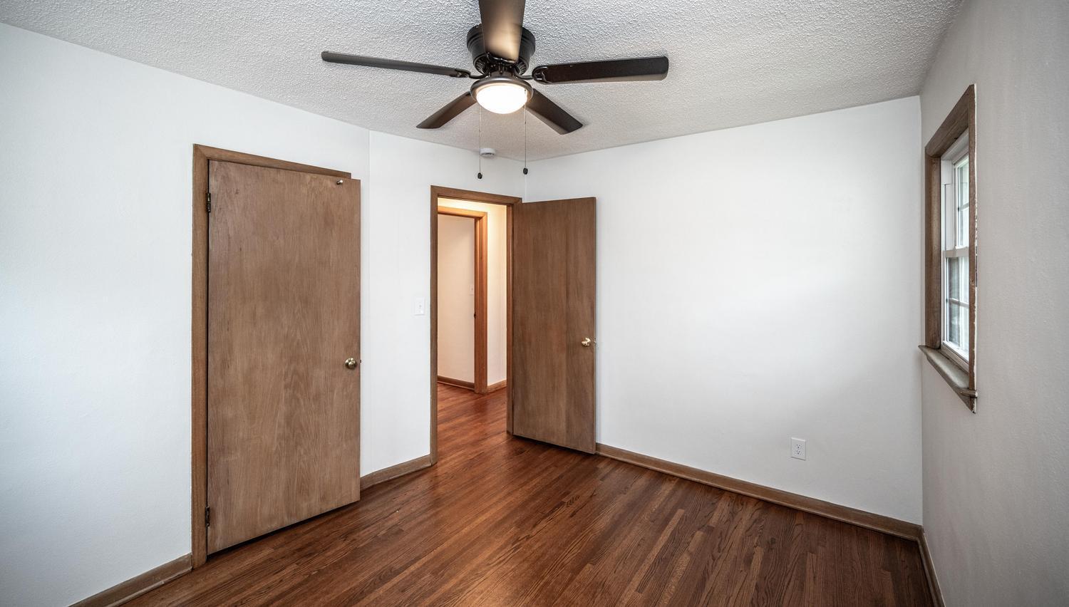 214 Poplar Street E Property Photo 21