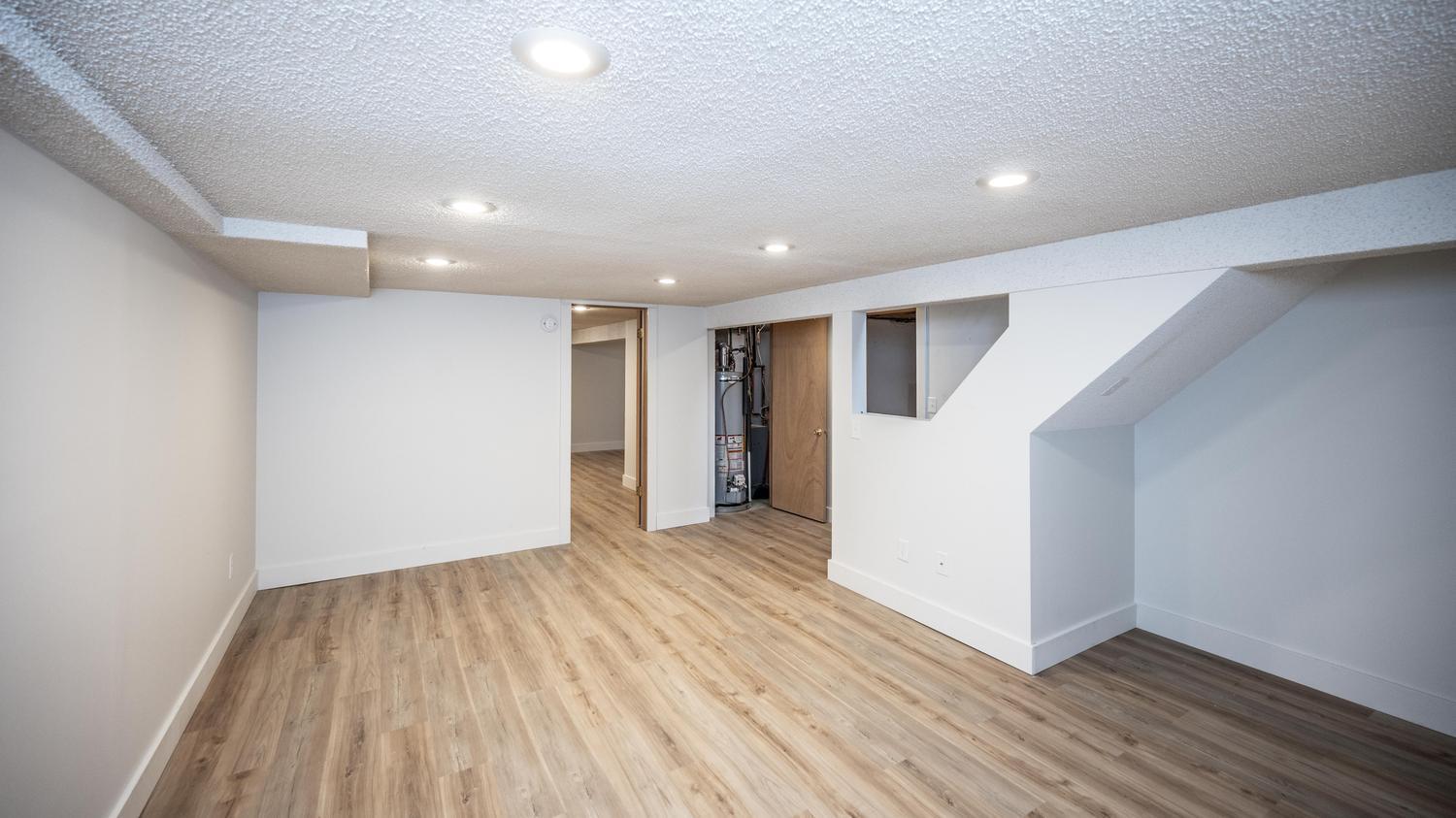 214 Poplar Street E Property Photo 23