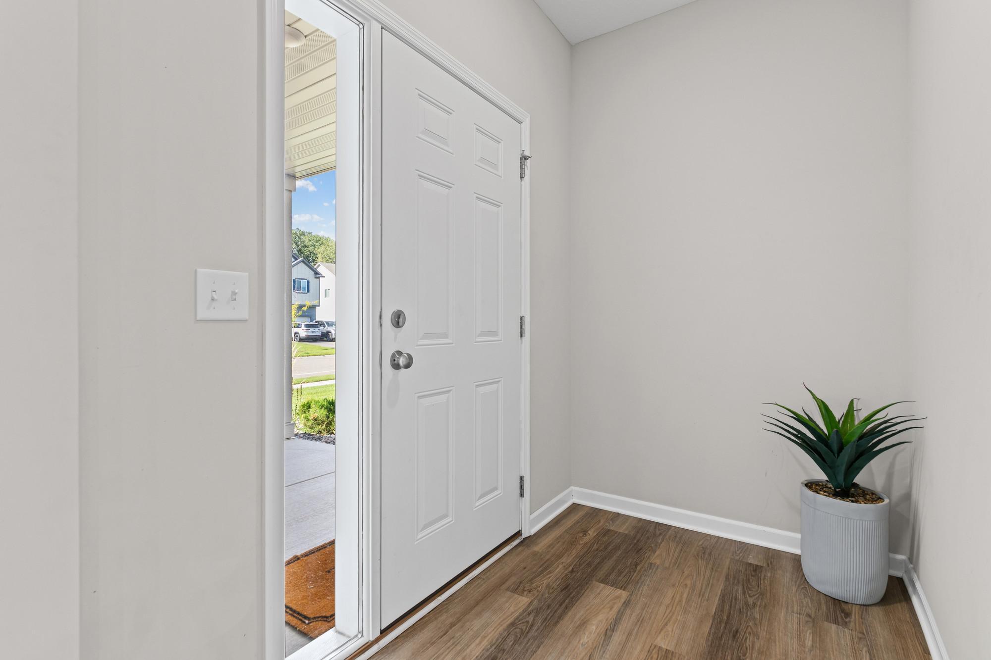 1563 100th Avenue Nw Property Photo 5