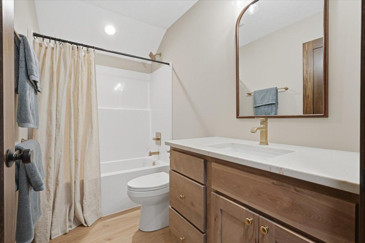 531 Brooks Street Property Photo 4