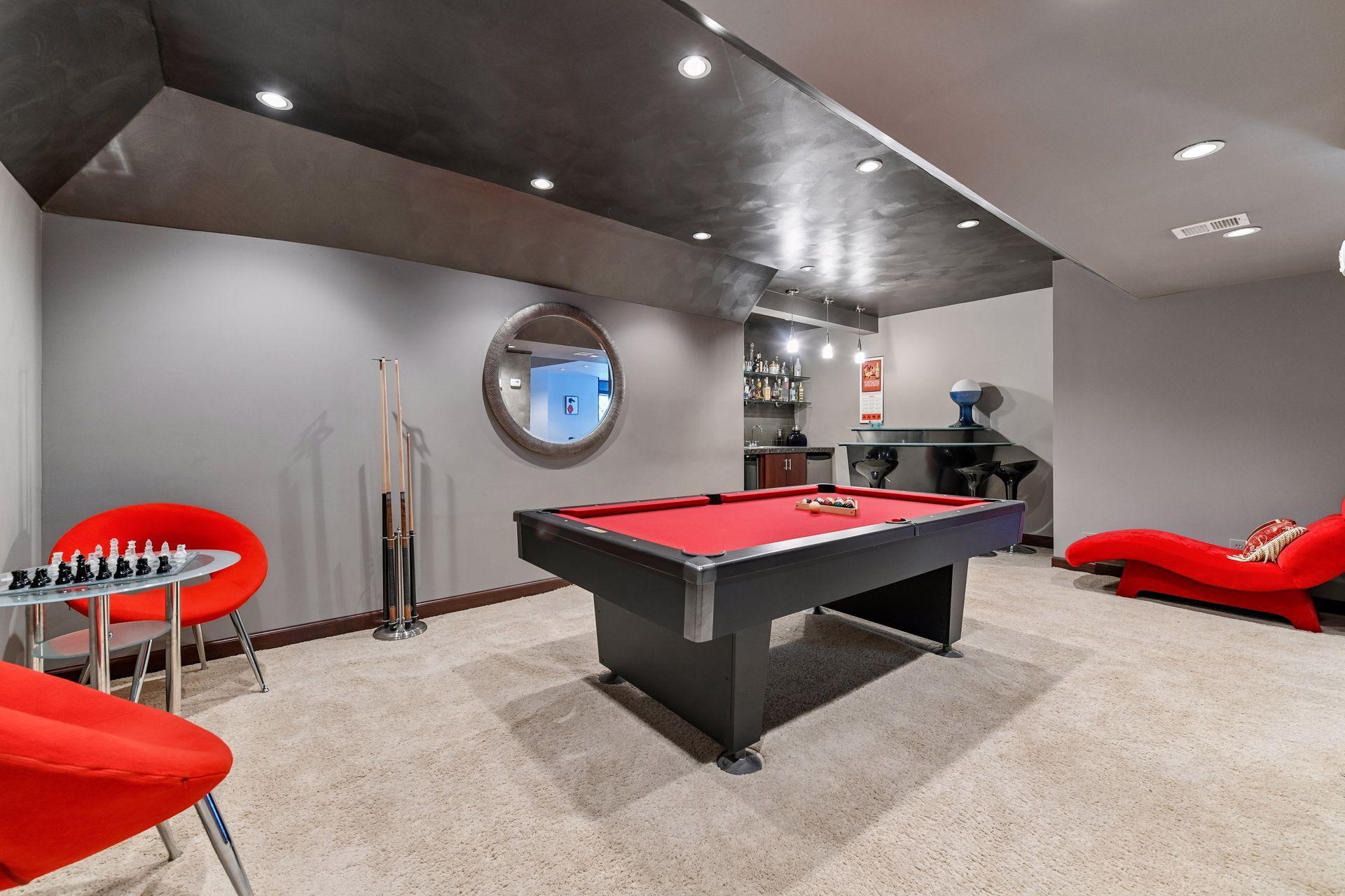 3215 Hazelwood W Property Photo 10