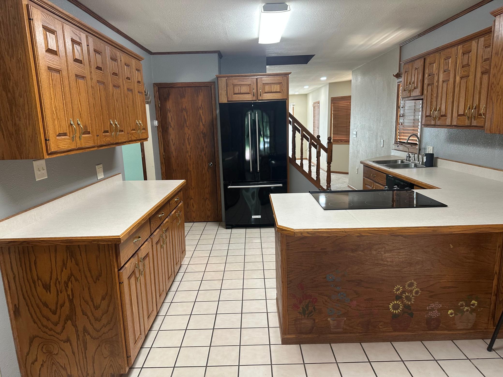 523 Davis Avenue Property Photo 4