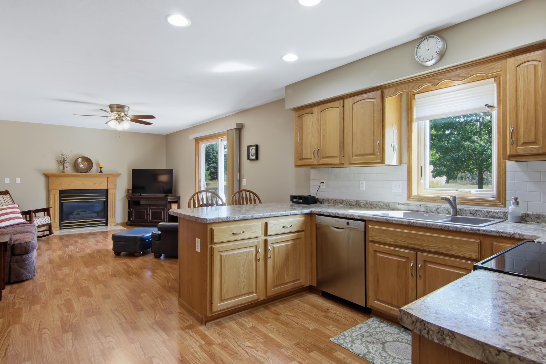 899 Wert Road Property Photo 8