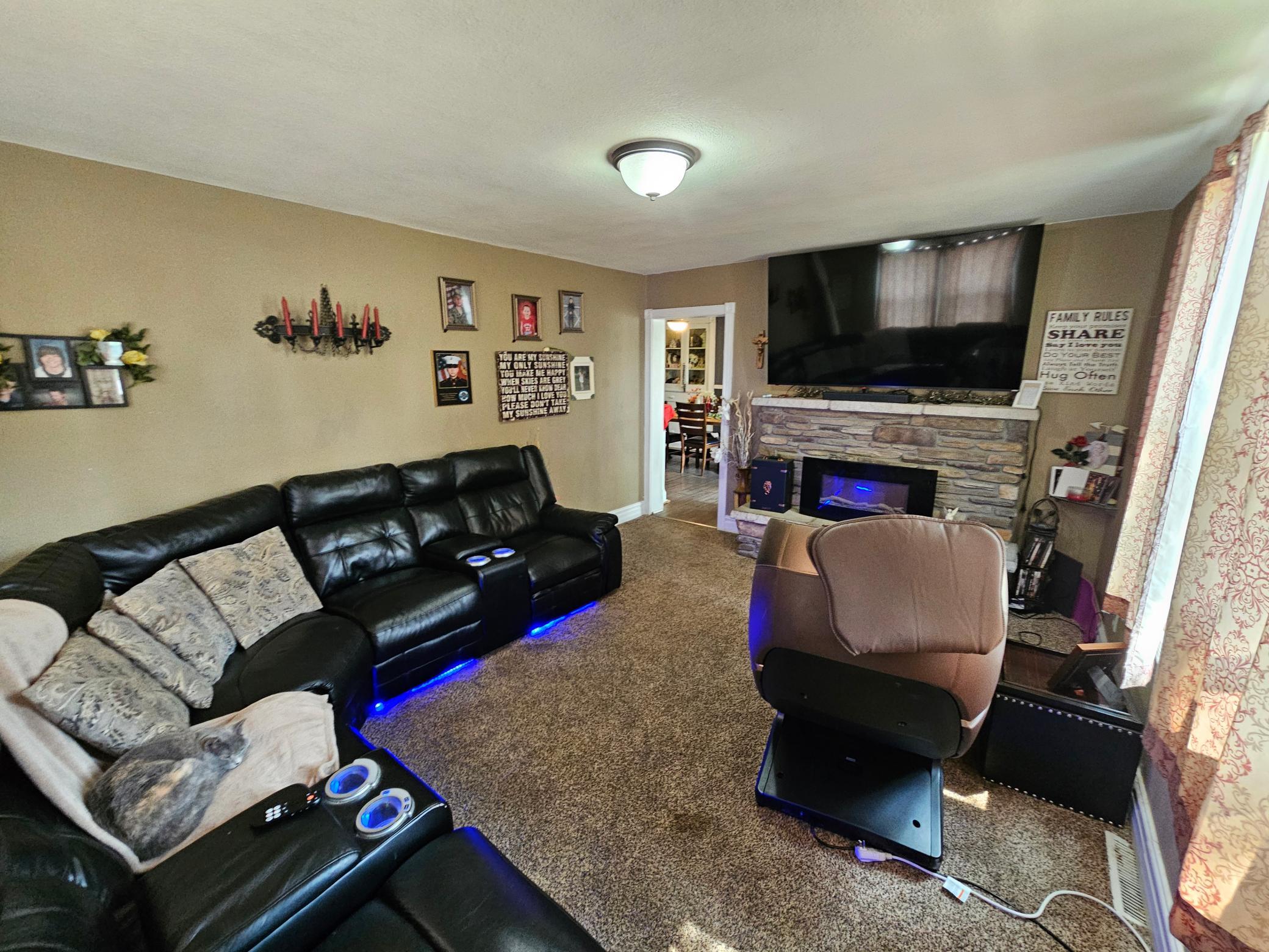 107 2nd Avenue E Property Photo 8