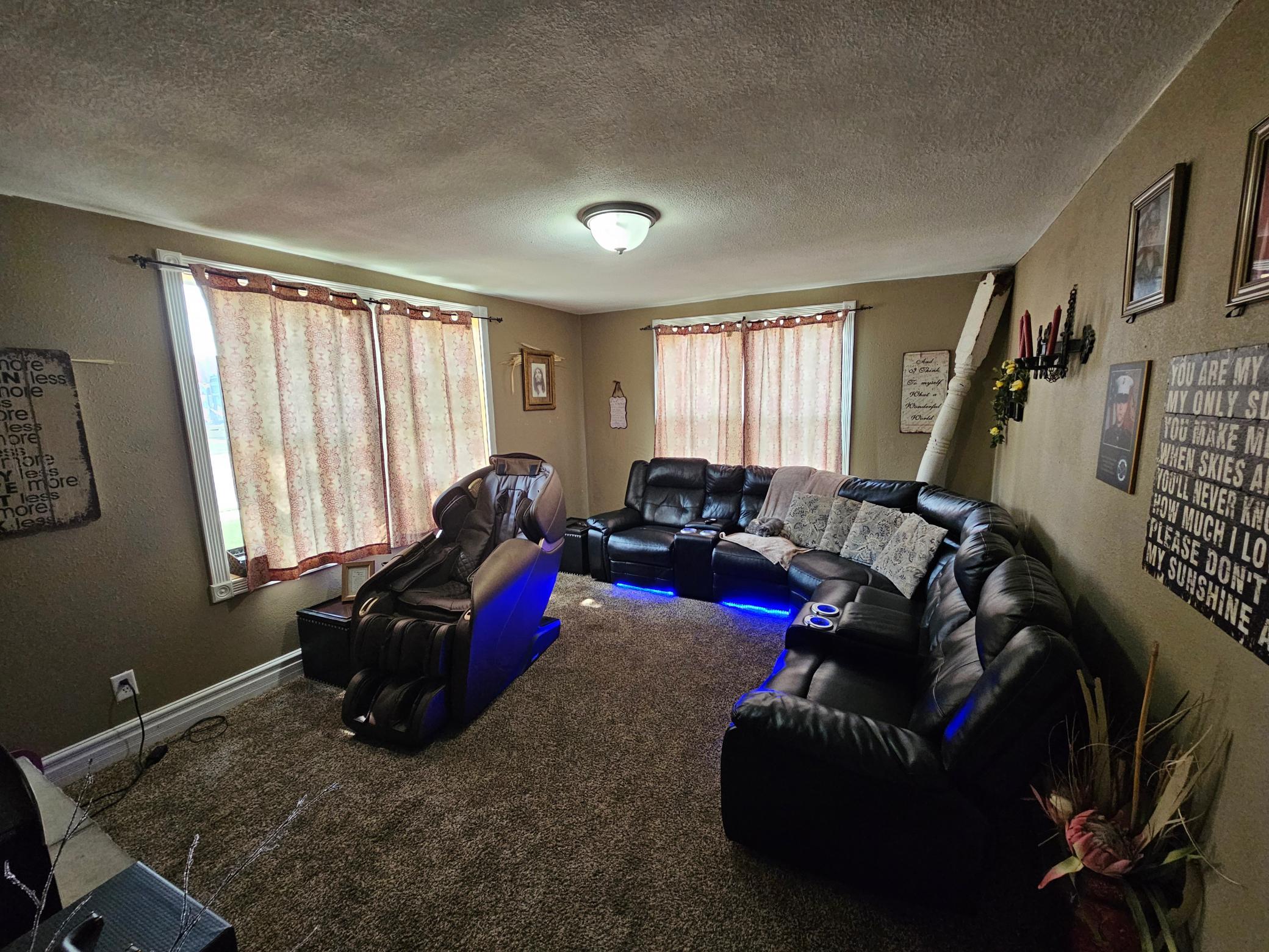 107 2nd Avenue E Property Photo 9