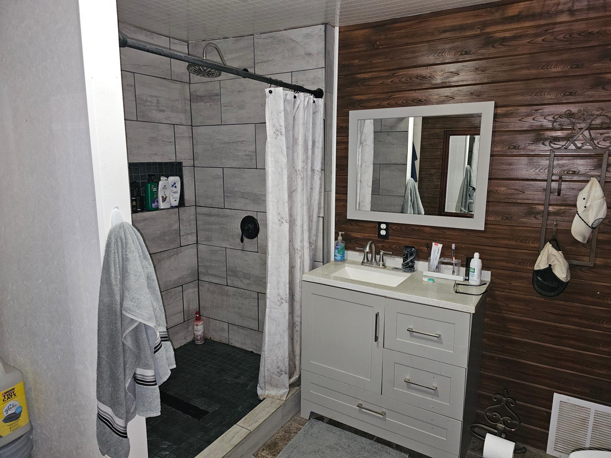 107 2nd Avenue E Property Photo 14