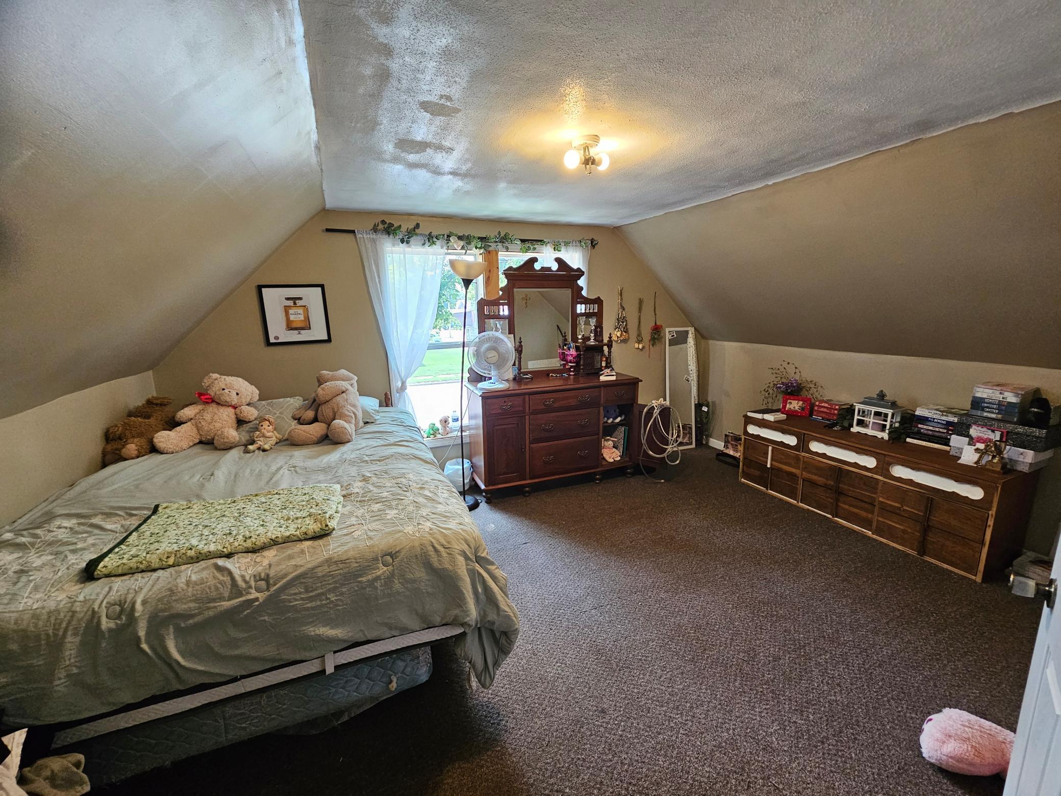107 2nd Avenue E Property Photo 18