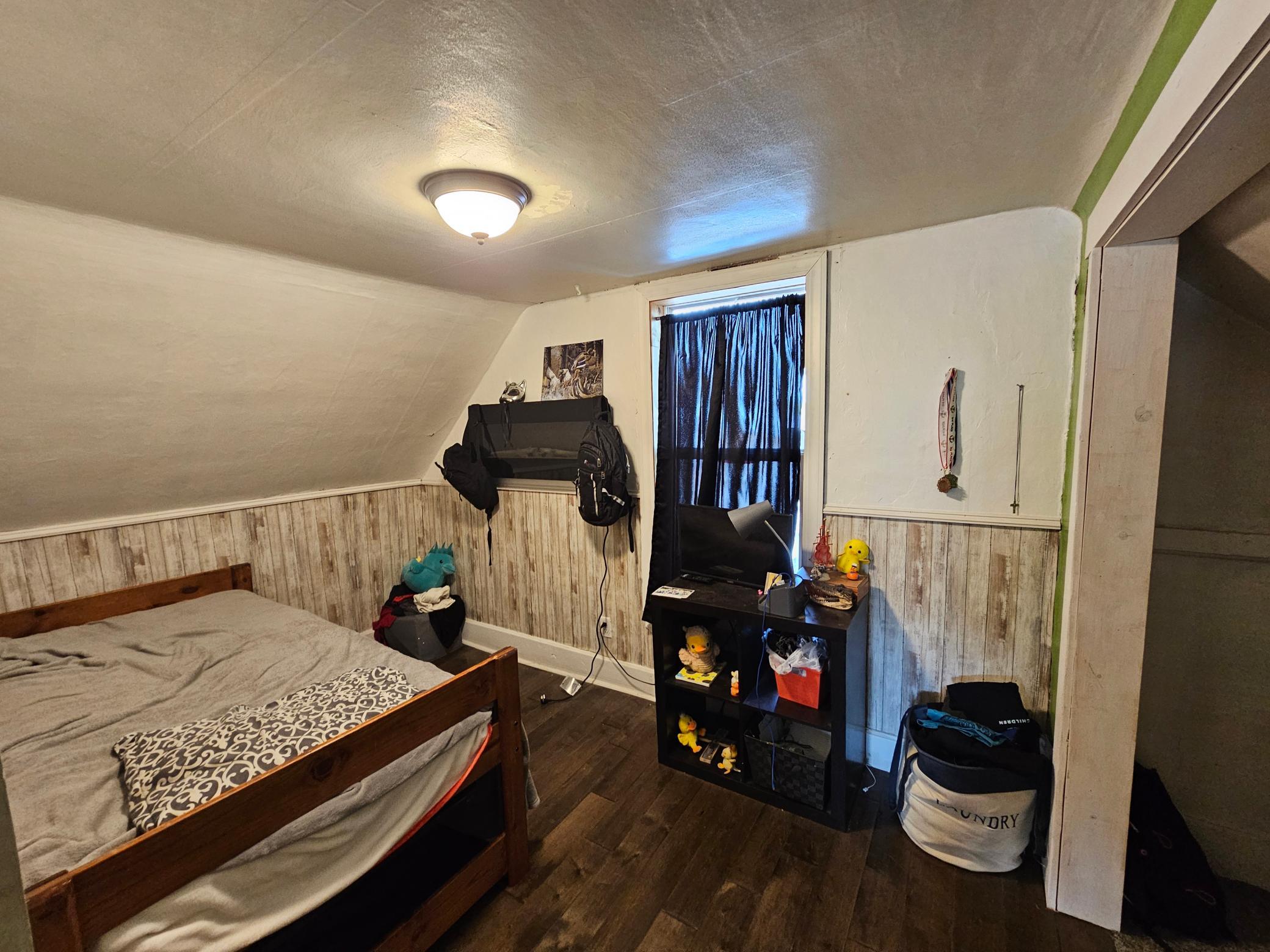 107 2nd Avenue E Property Photo 19