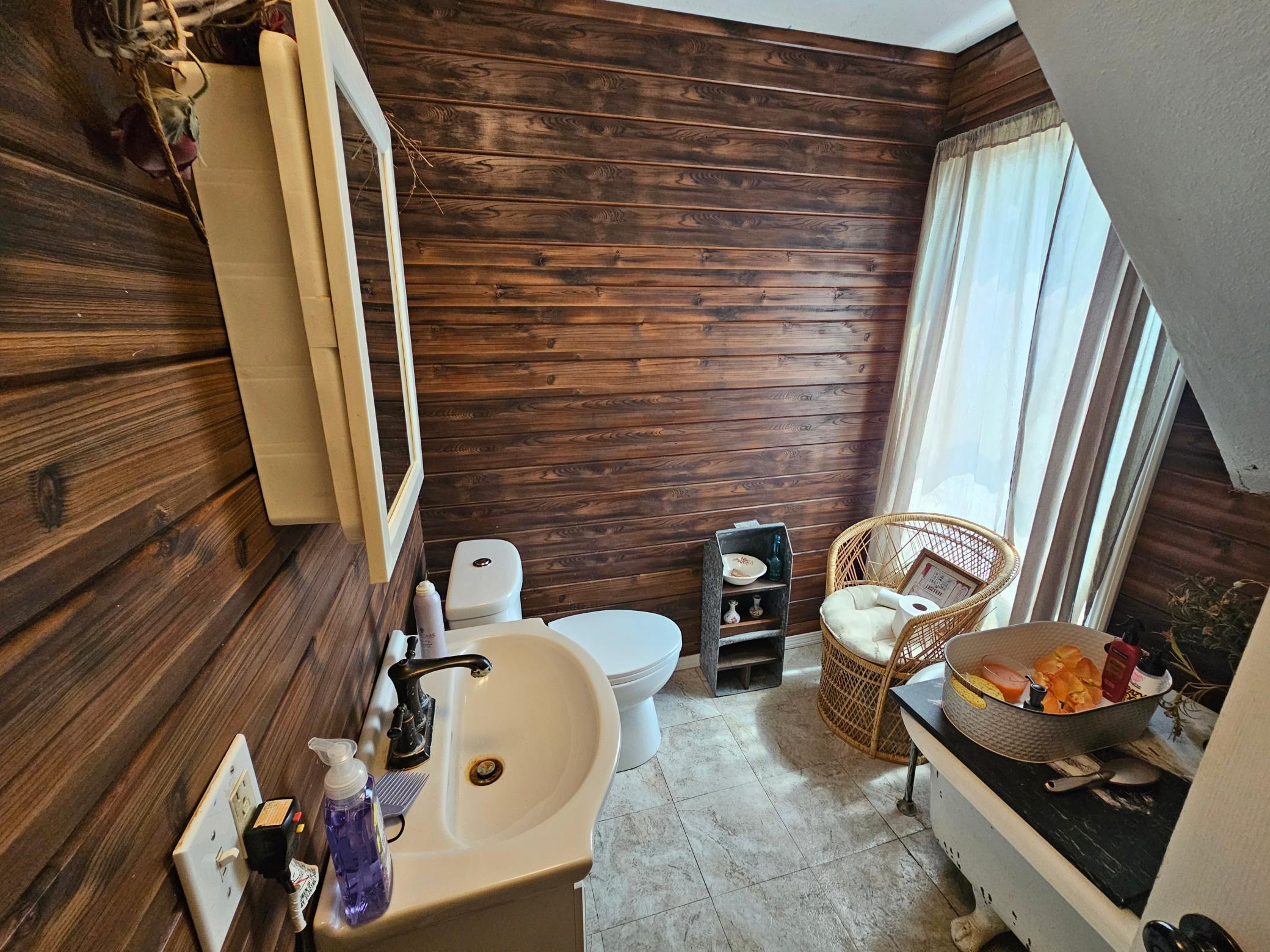 107 2nd Avenue E Property Photo 20