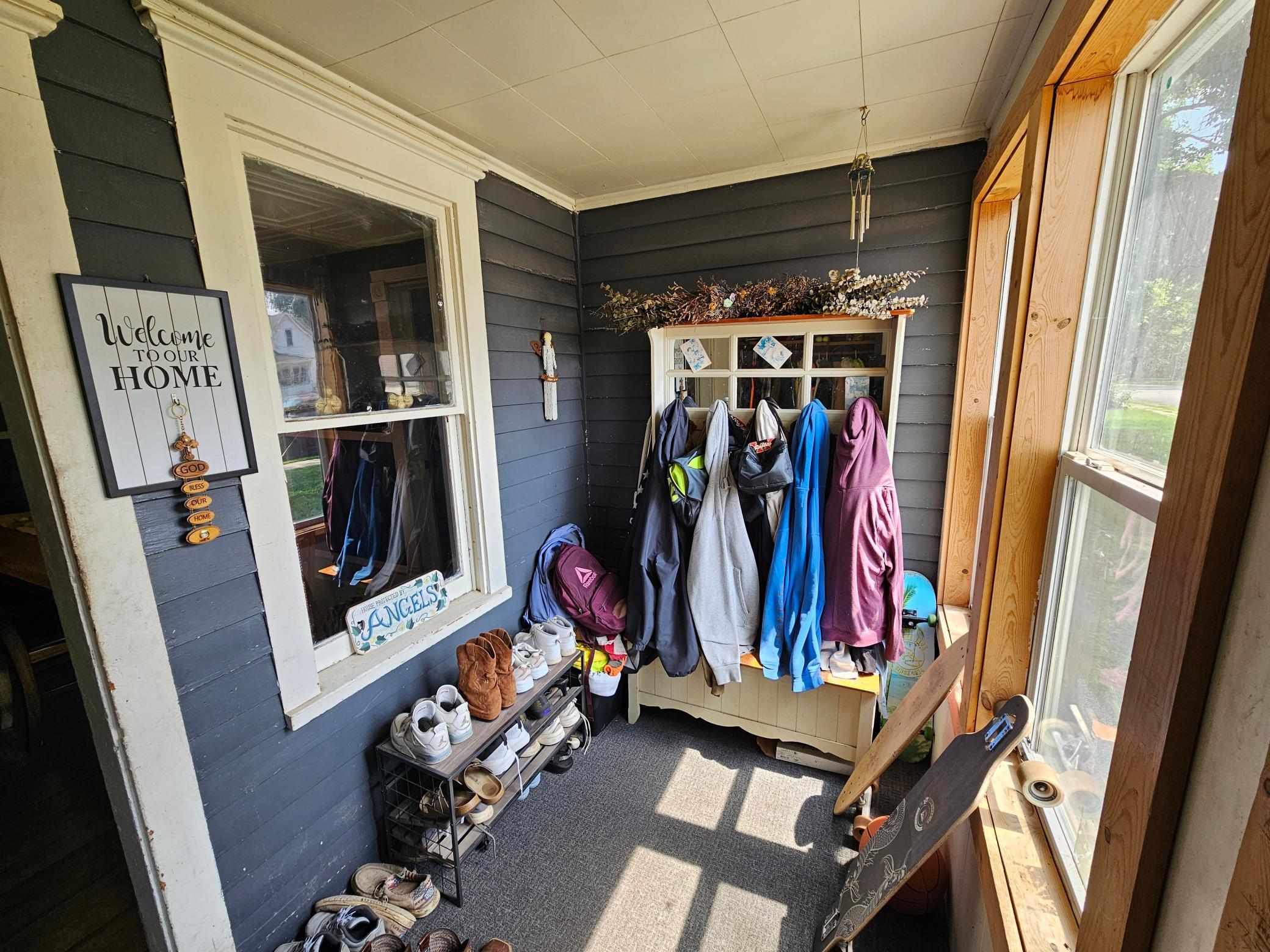 107 2nd Avenue E Property Photo 22