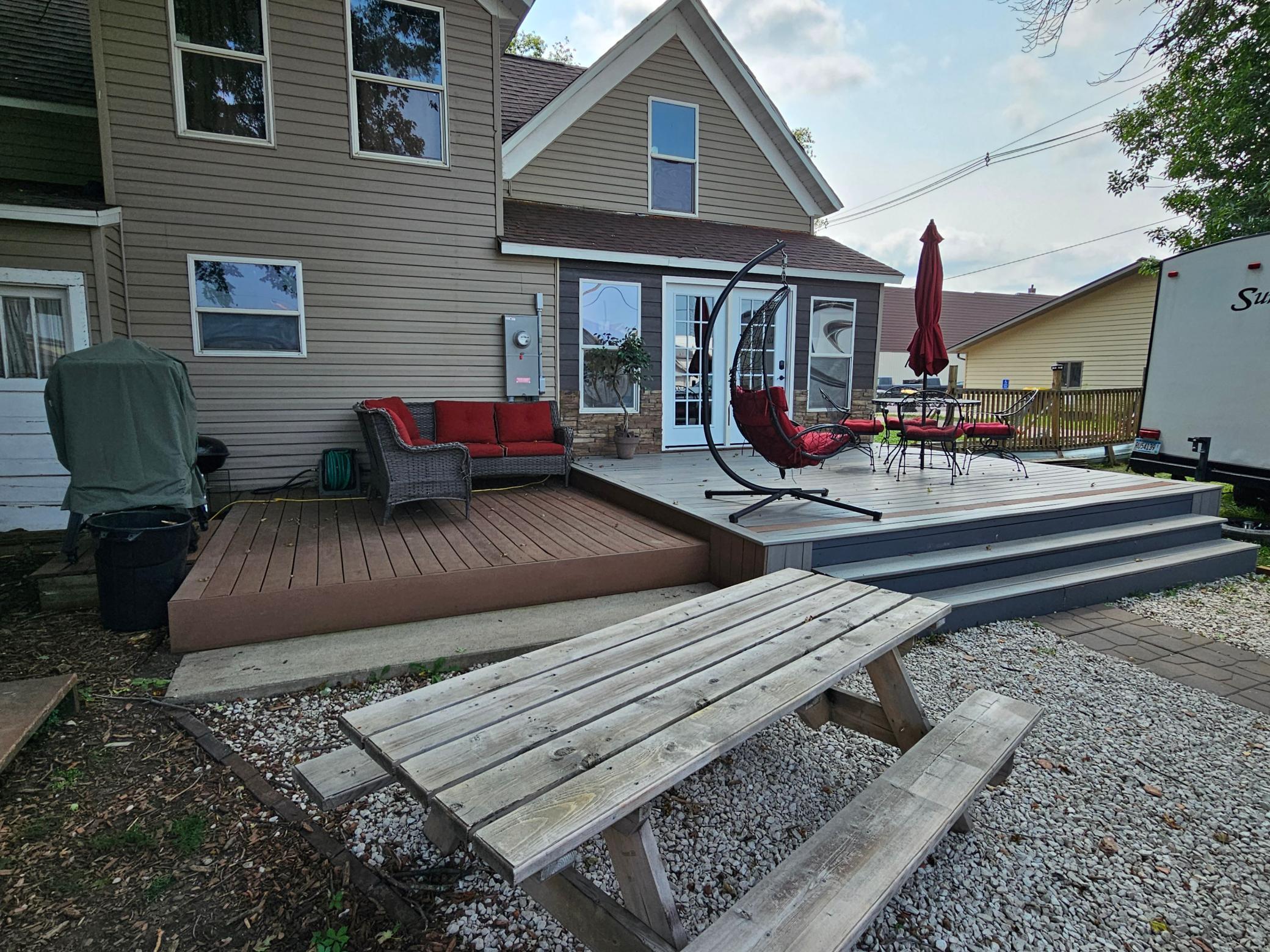 107 2nd Avenue E Property Photo 28