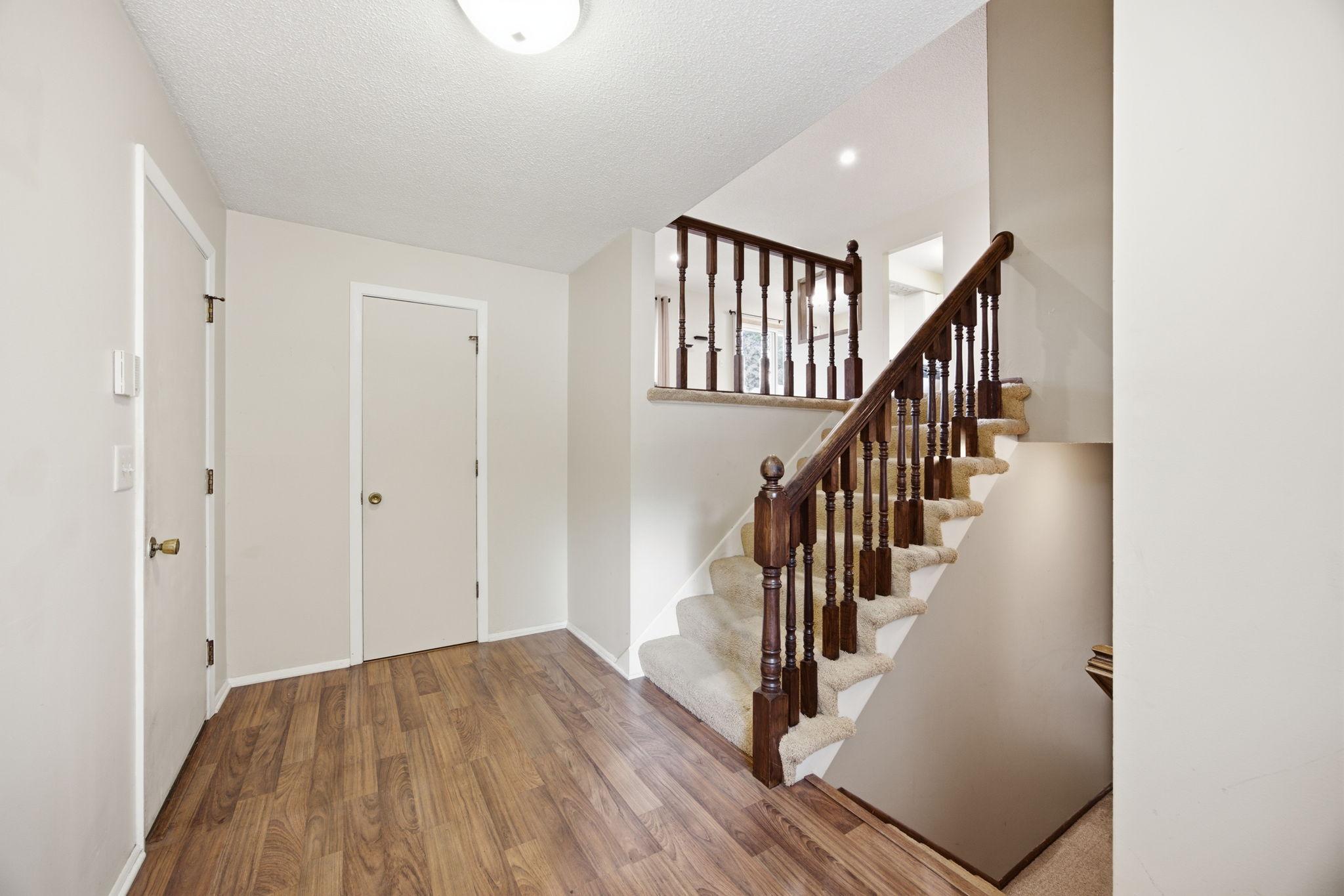 2370 Pleasant View Drive Property Photo 3