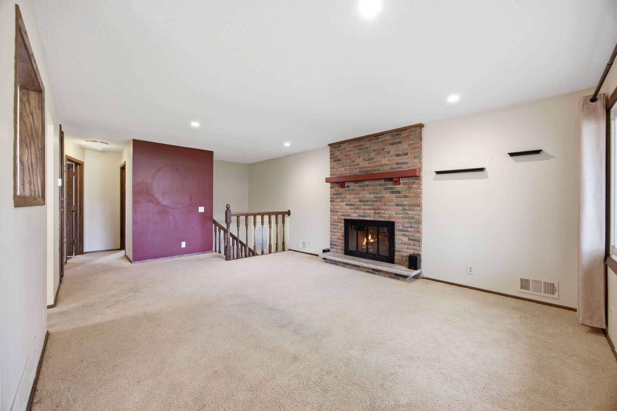 2370 Pleasant View Drive Property Photo 6