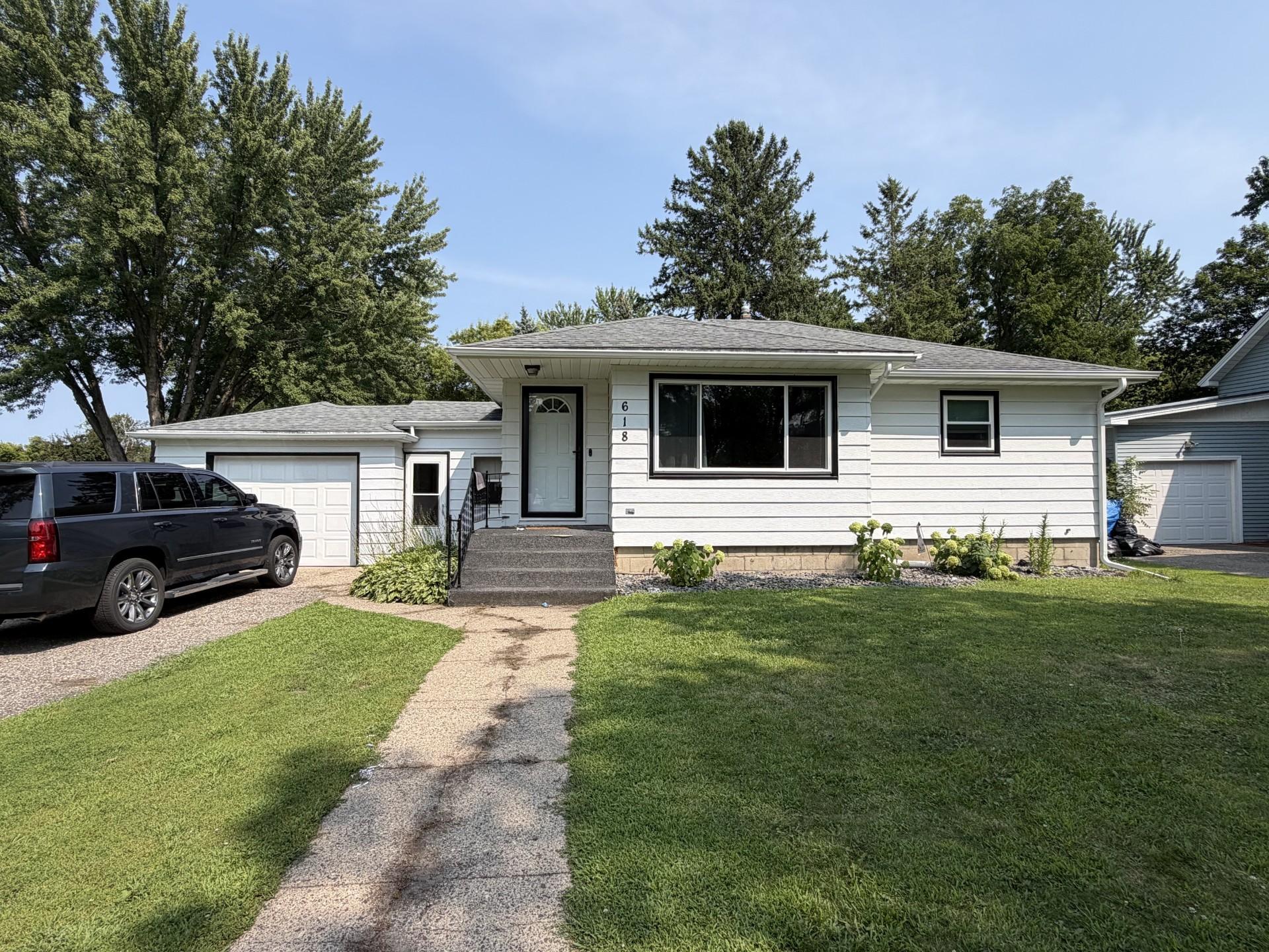 618 N Miller Avenue Property Photo 1