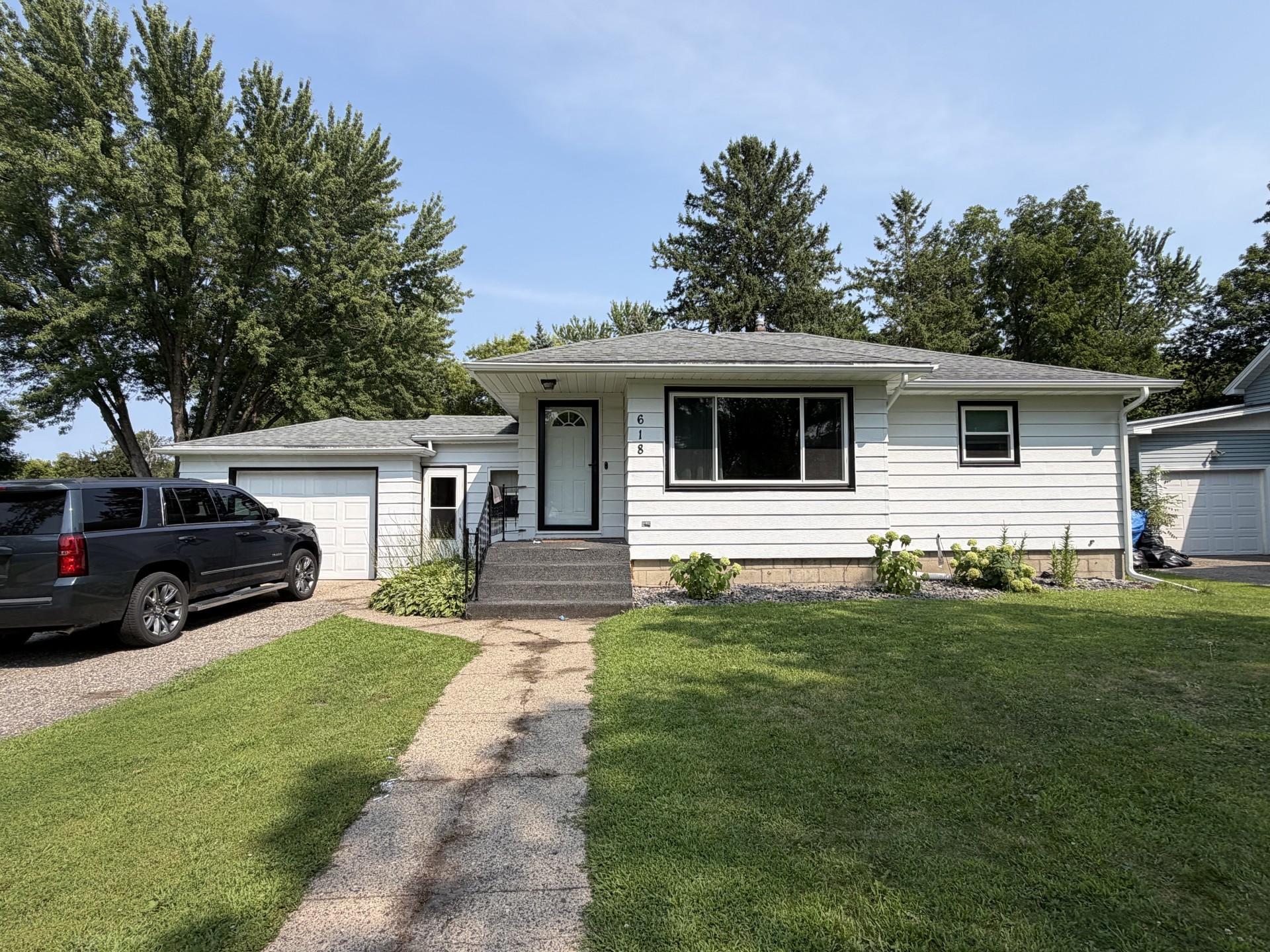 618 N Miller Avenue Property Photo 2