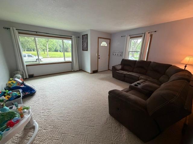 618 N Miller Avenue Property Photo 5