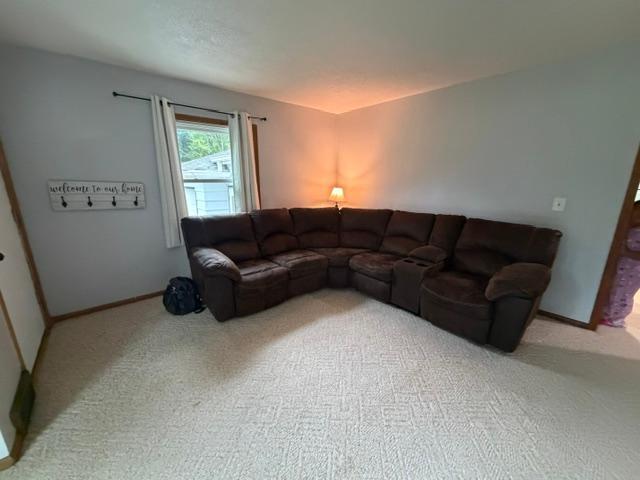 618 N Miller Avenue Property Photo 6