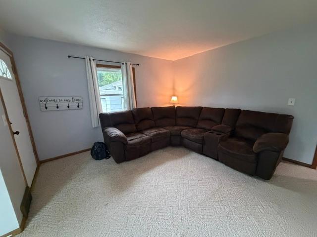 618 N Miller Avenue Property Photo 7