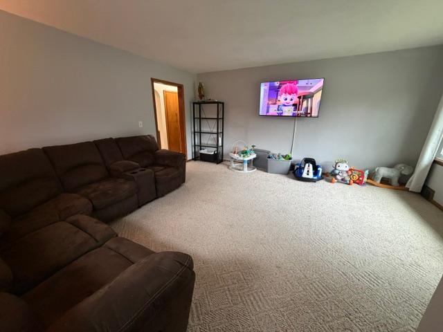 618 N Miller Avenue Property Photo 8