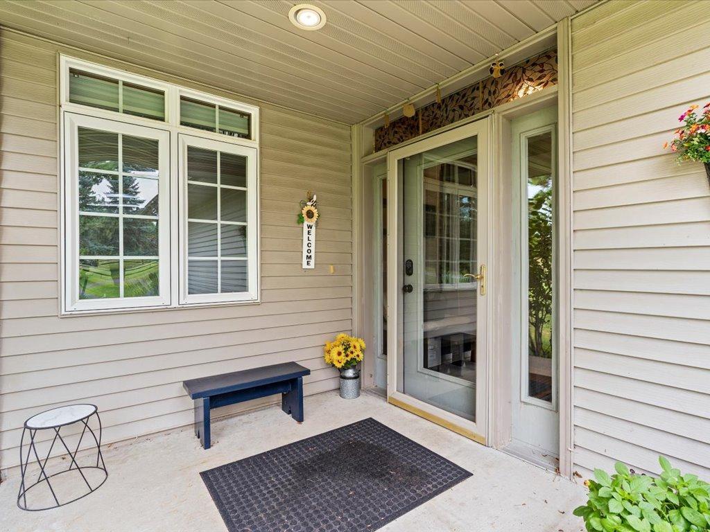 4612 Hemlock Lane Property Photo 3