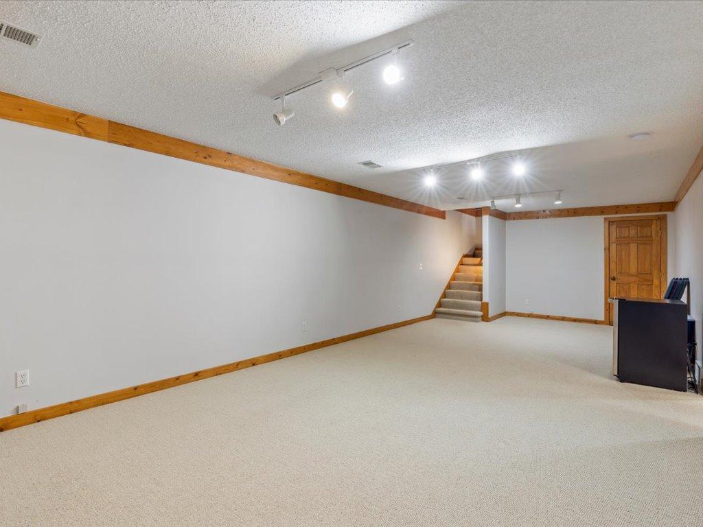 4612 Hemlock Lane Property Photo 22