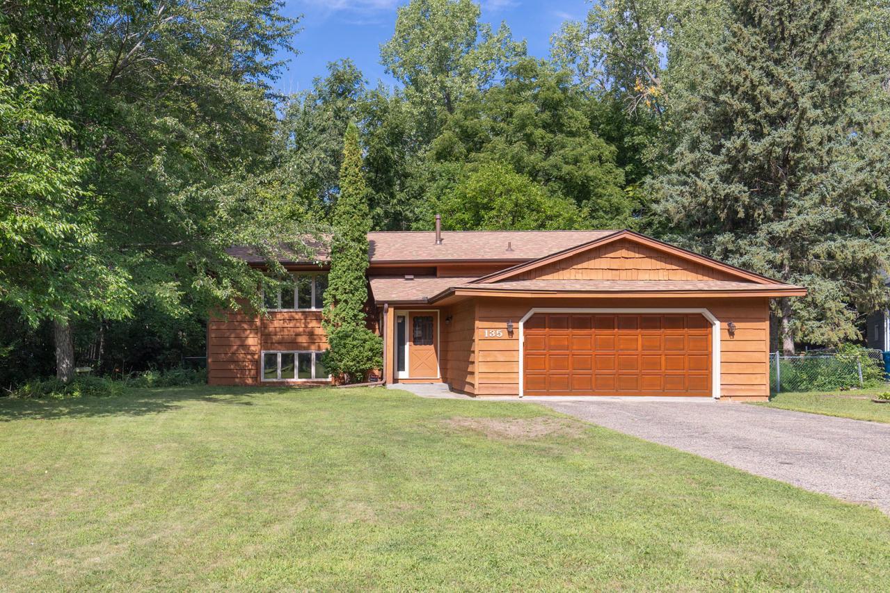 135 Pleasant Lane E