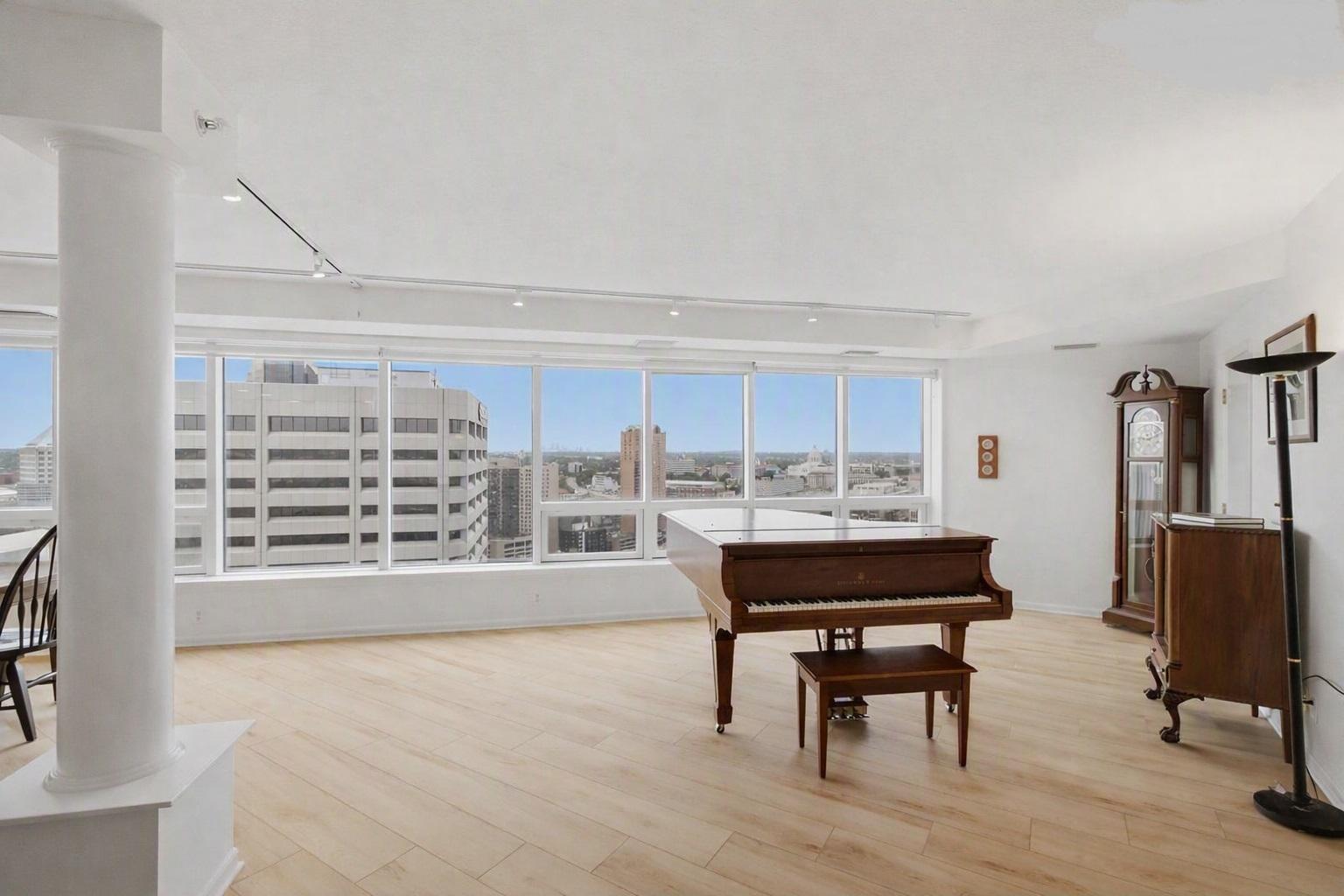 168 6th Street E 3101 Property Photo 2