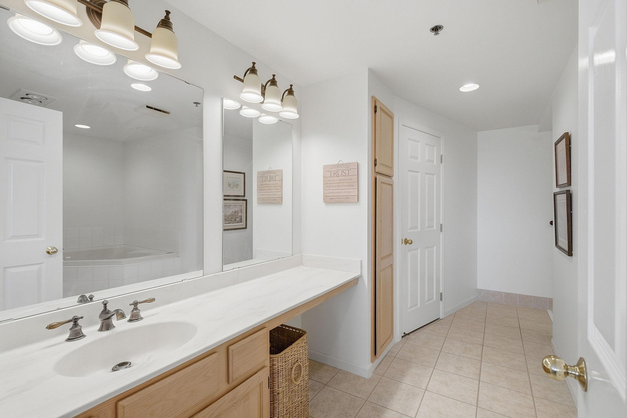 168 6th Street E 3101 Property Photo 23