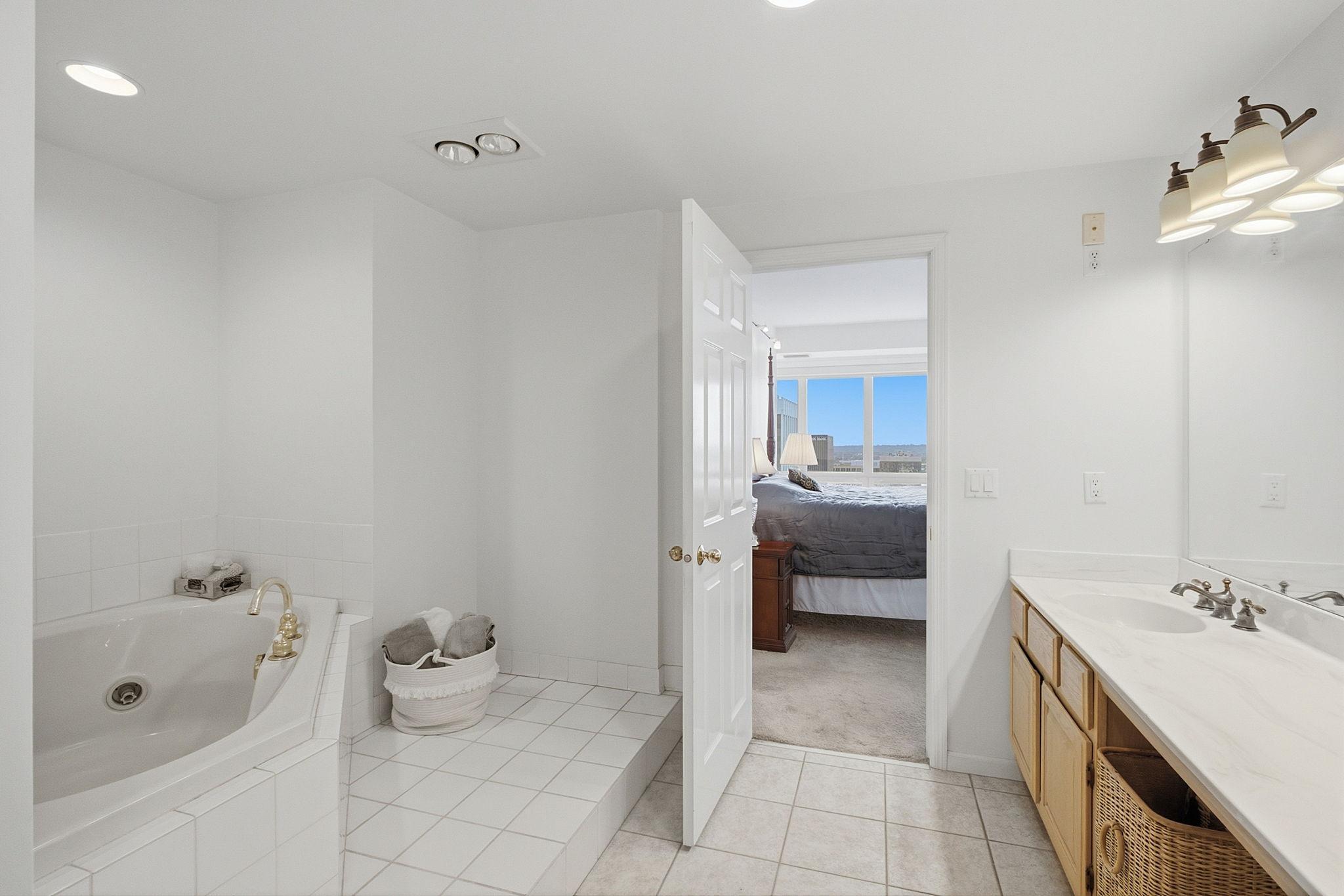 168 6th Street E 3101 Property Photo 24
