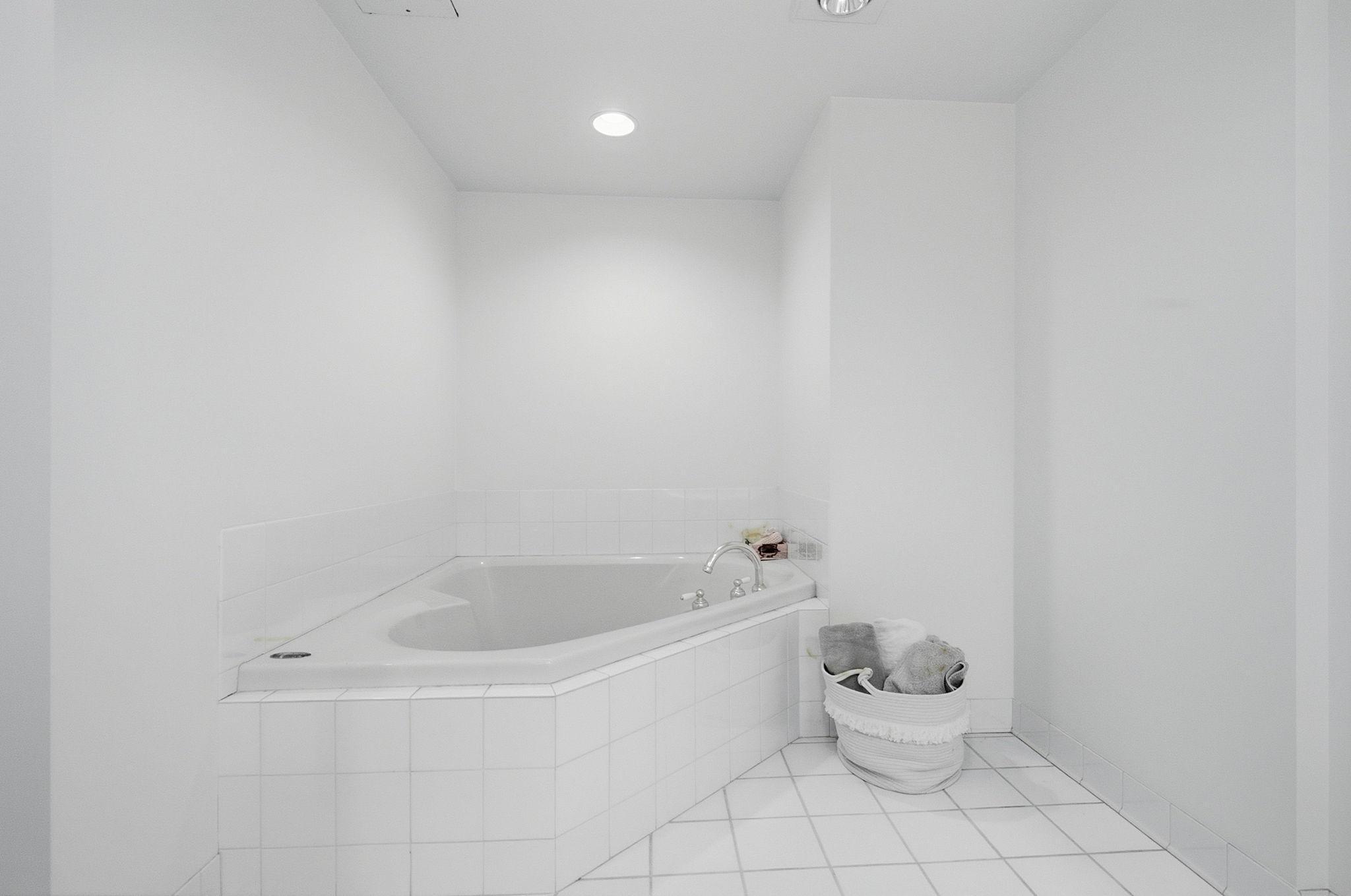 168 6th Street E 3101 Property Photo 25