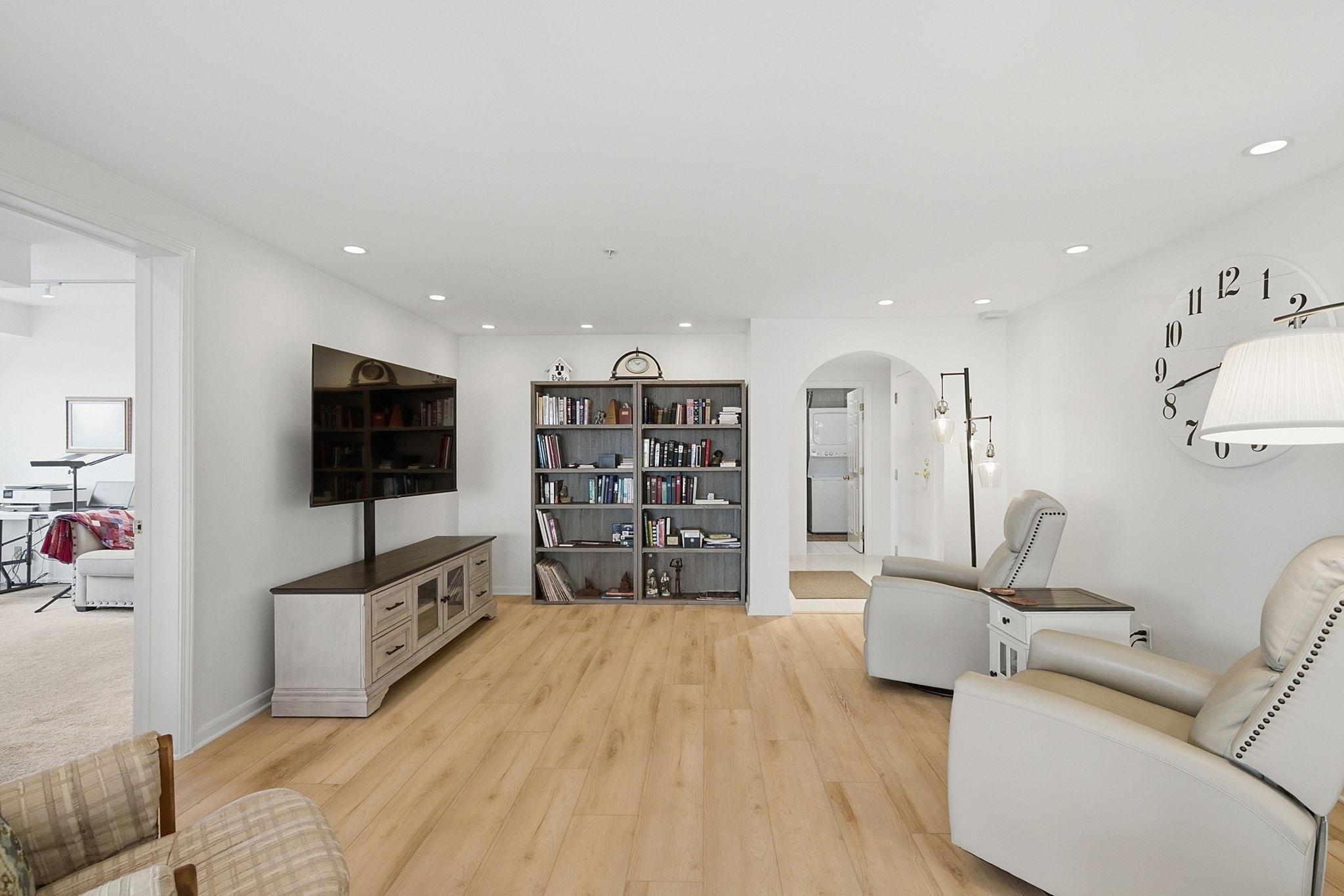 168 6th Street E 3101 Property Photo 38