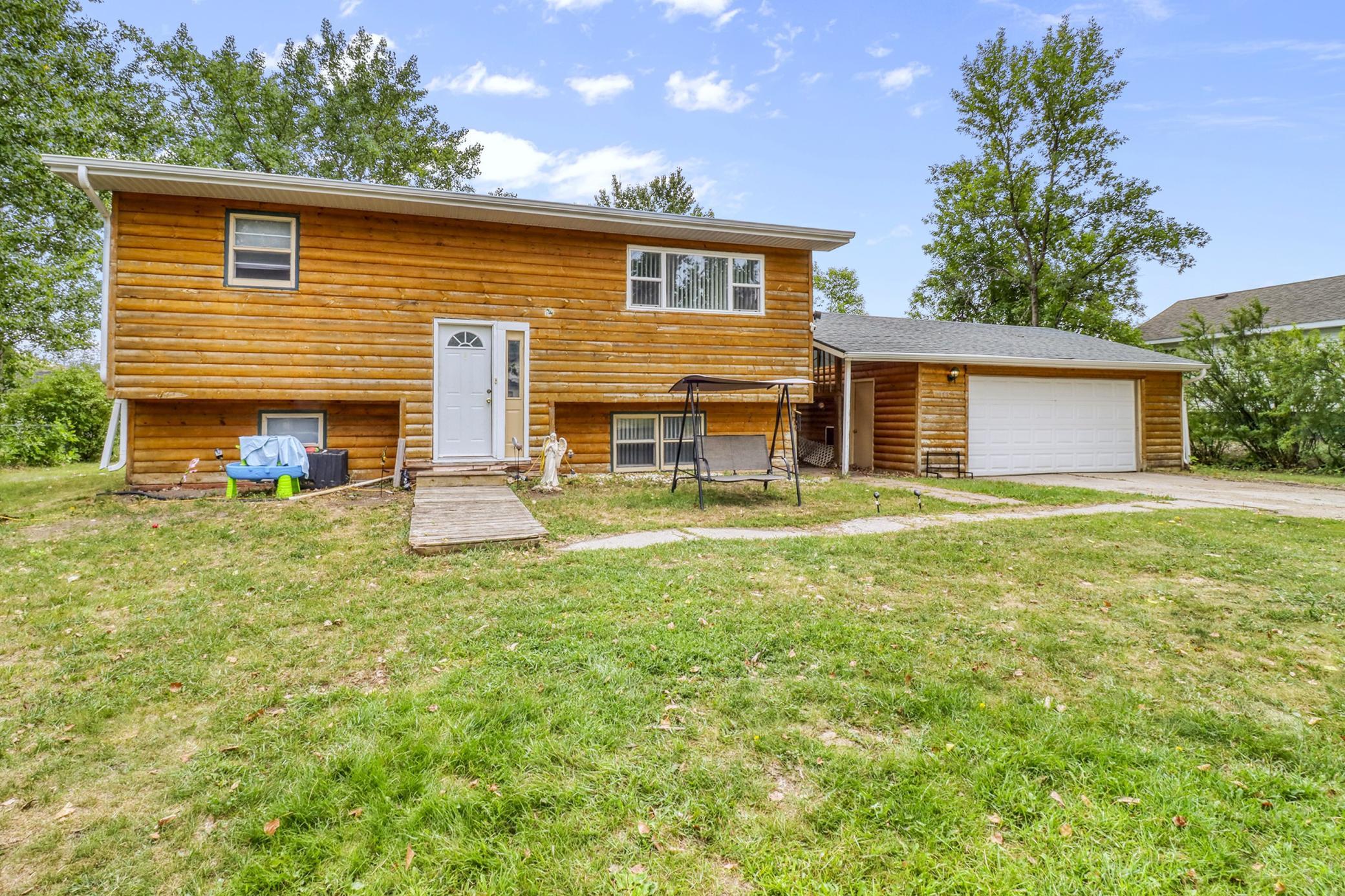 105 6th Street Property Photo 1